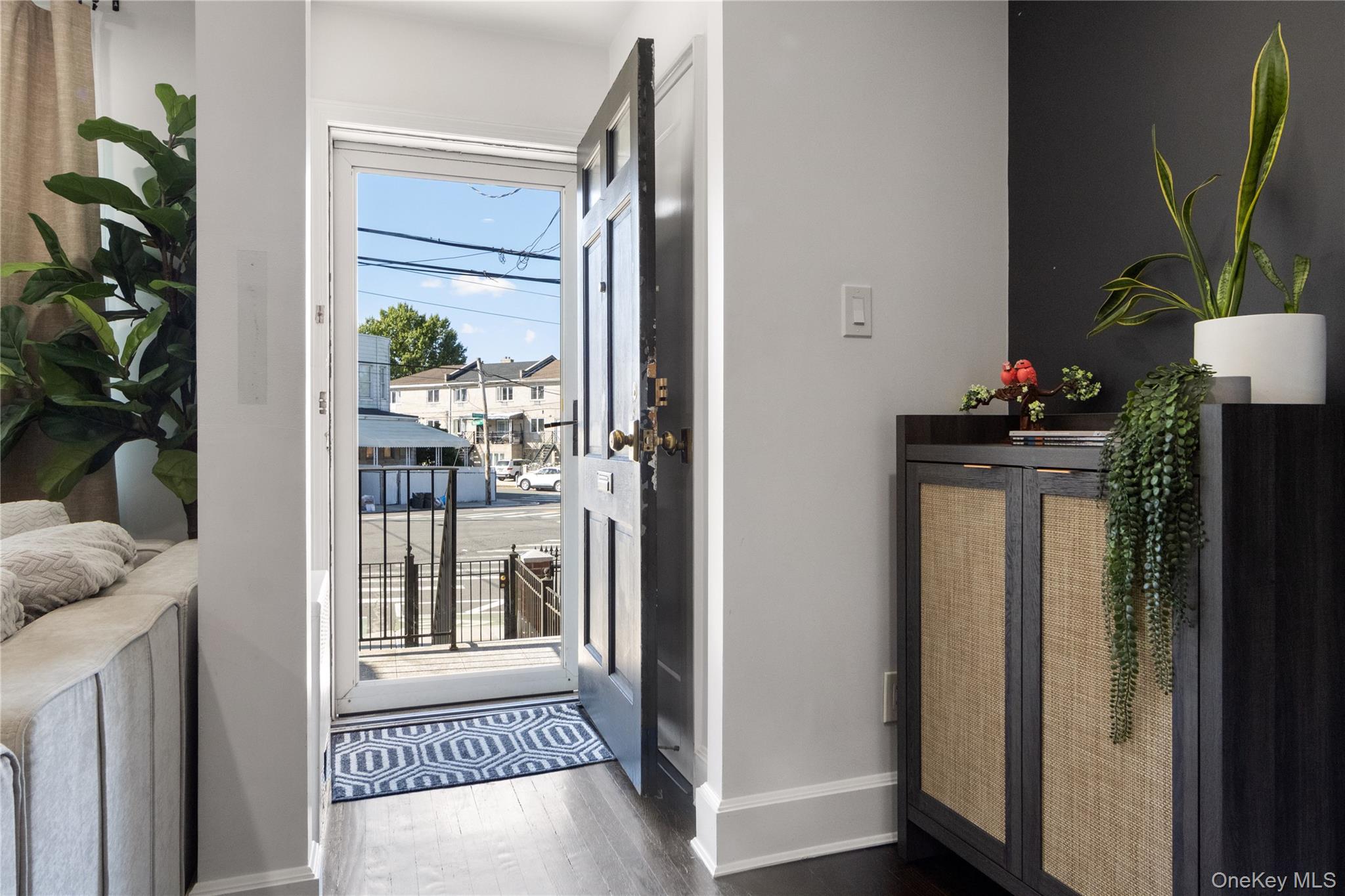 1902 Bronxdale Avenue Property Photo 3