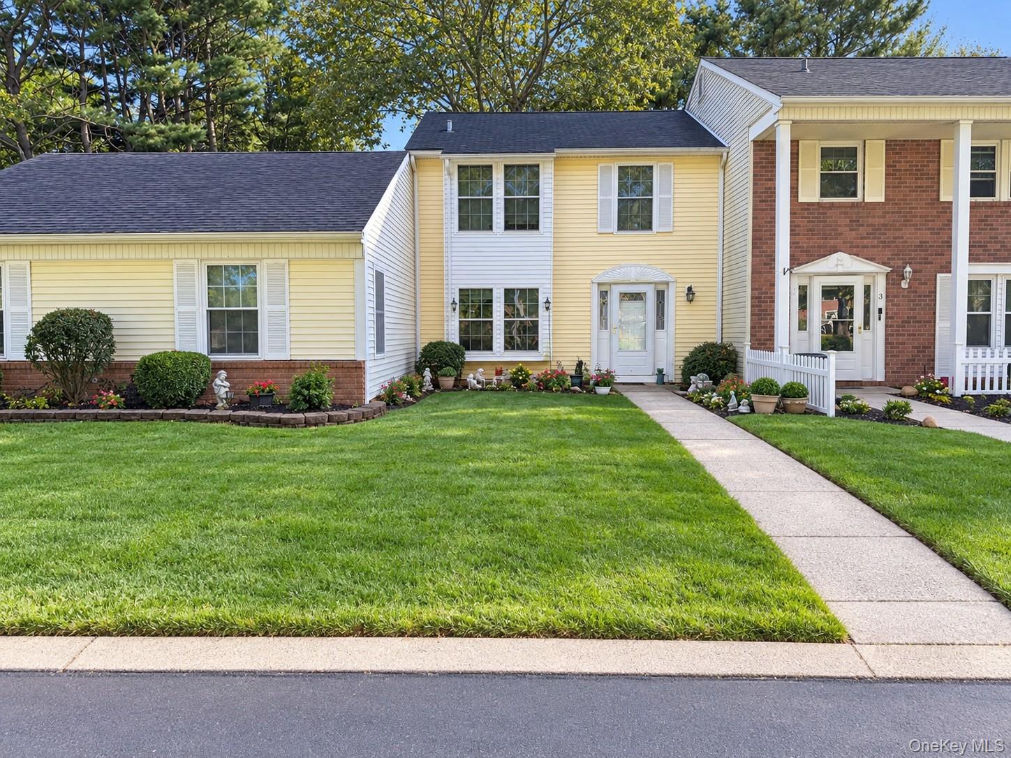 4 Lexington Court Property Photo 1
