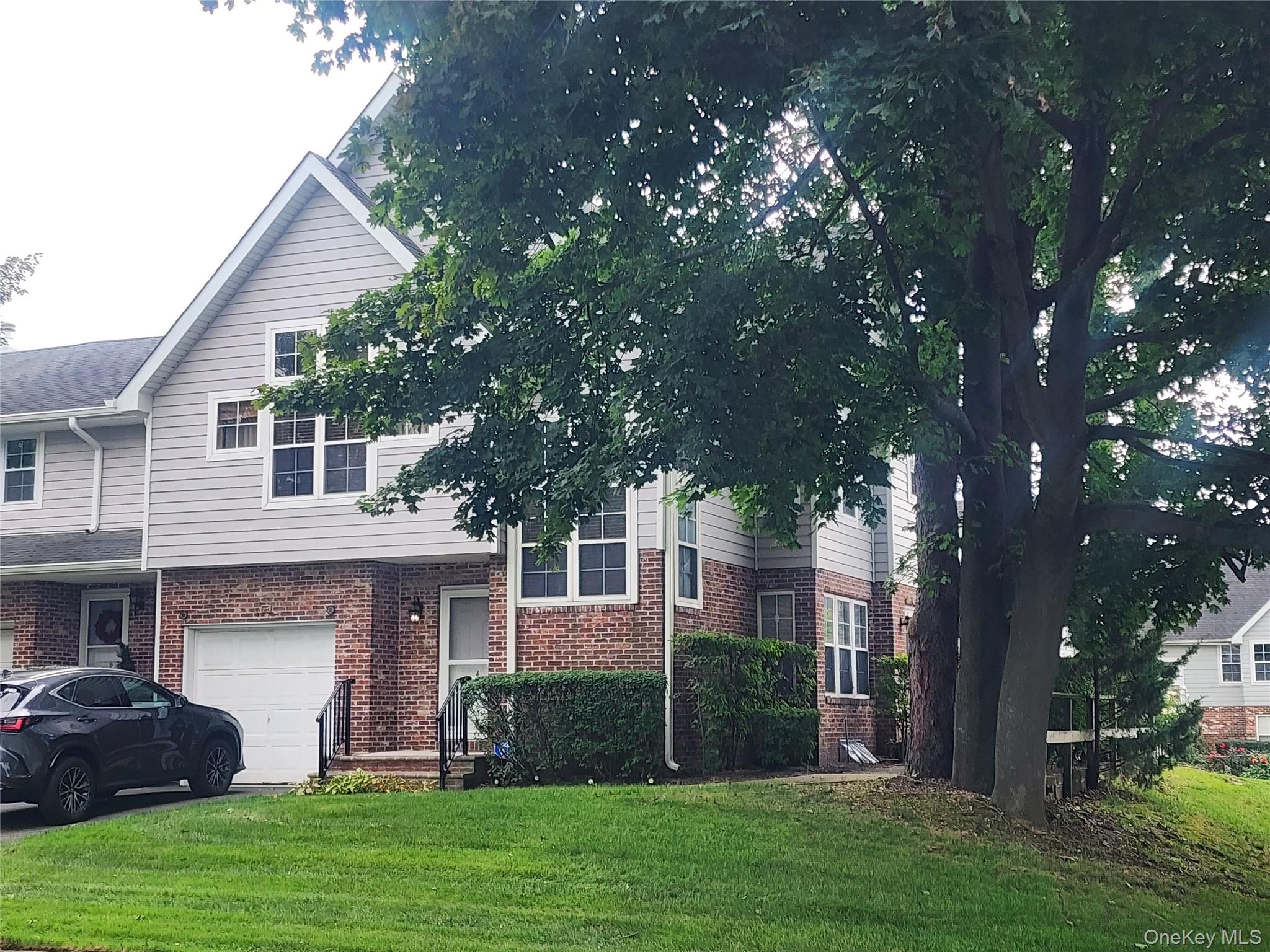 4 Sprucewood Boulevard Property Photo 2