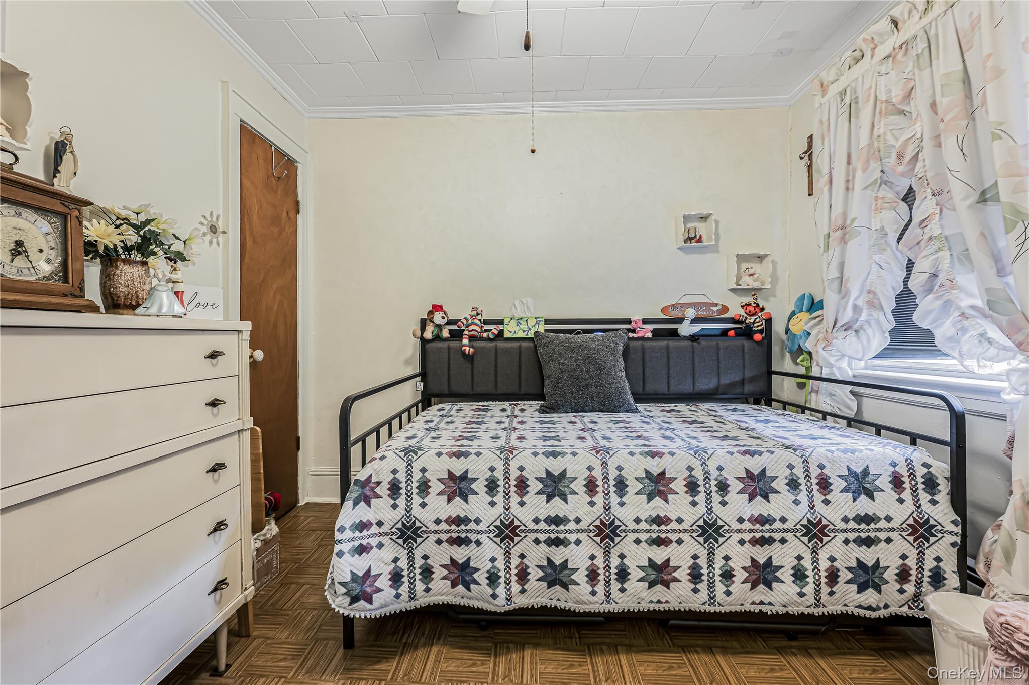 9307 76th Street Property Photo 7