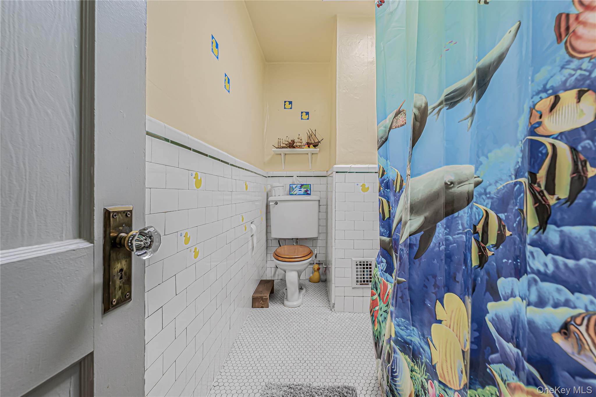 9307 76th Street Property Photo 9