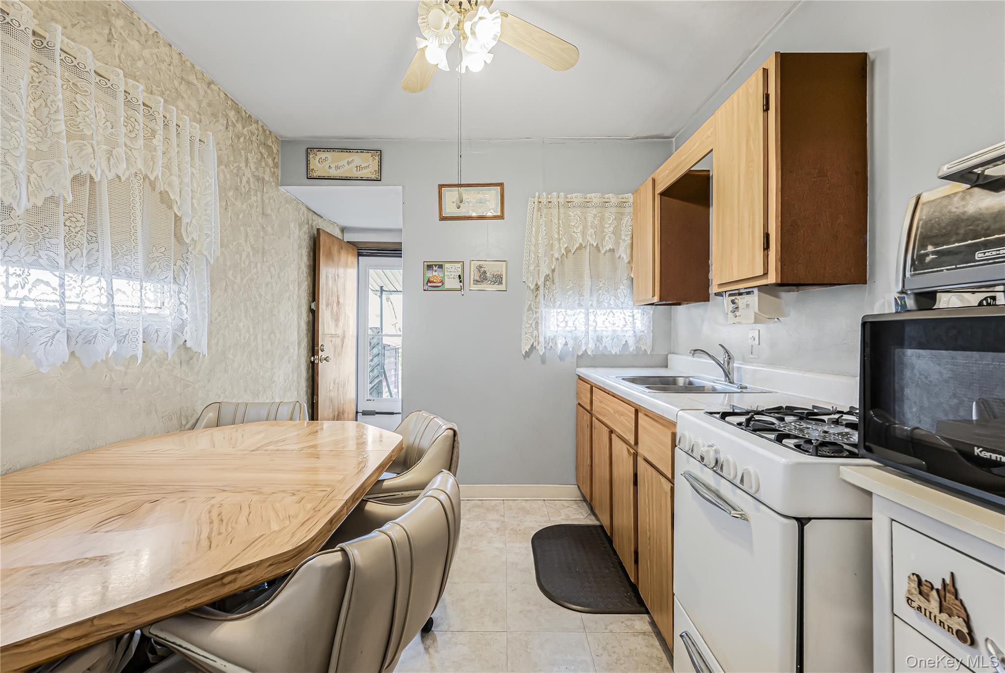 9307 76th Street Property Photo 24