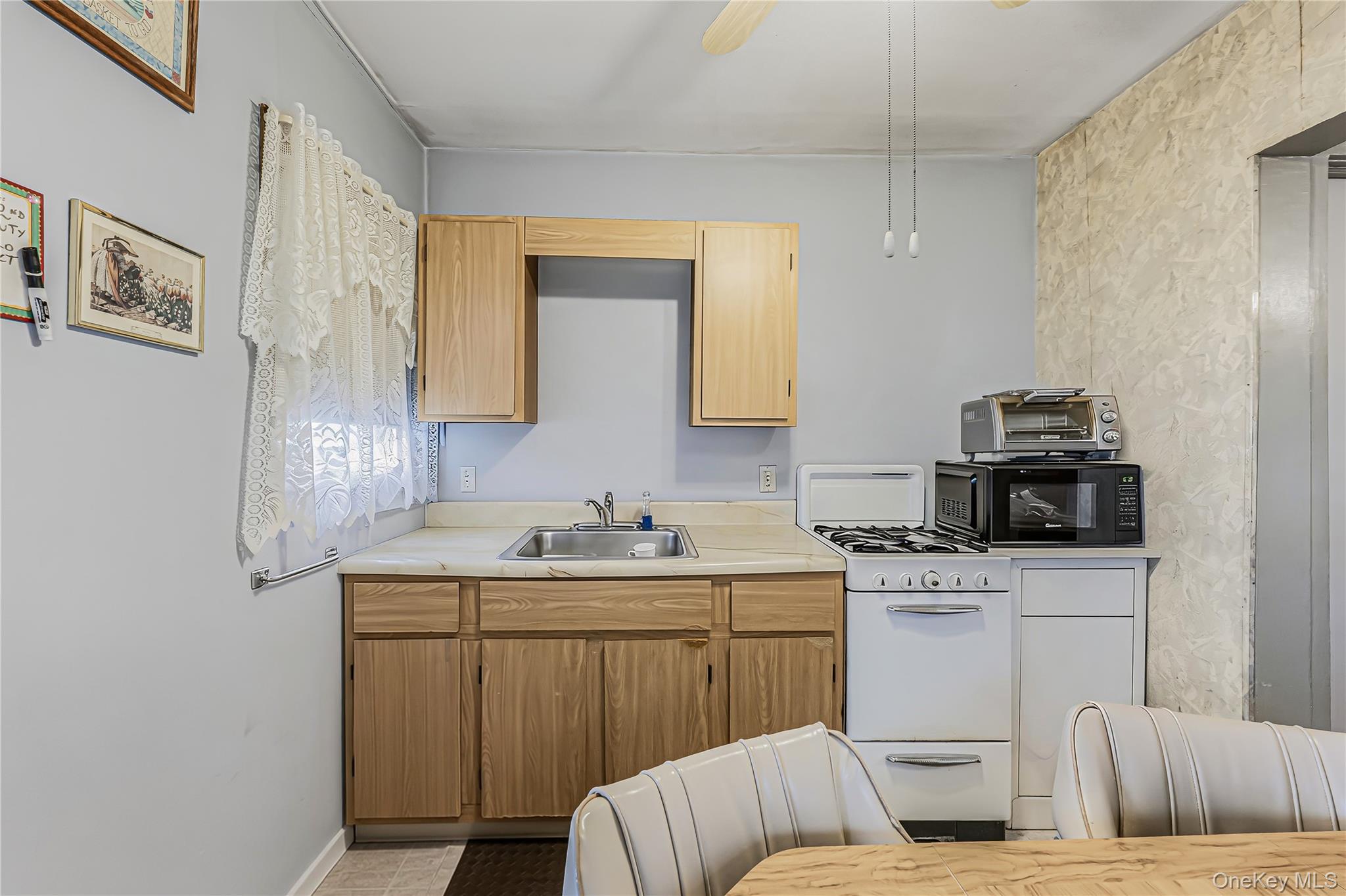 9307 76th Street Property Photo 27