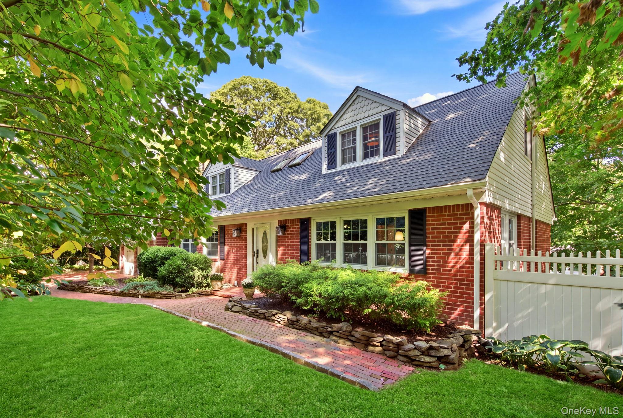 88 Little Neck Road Property Photo 1