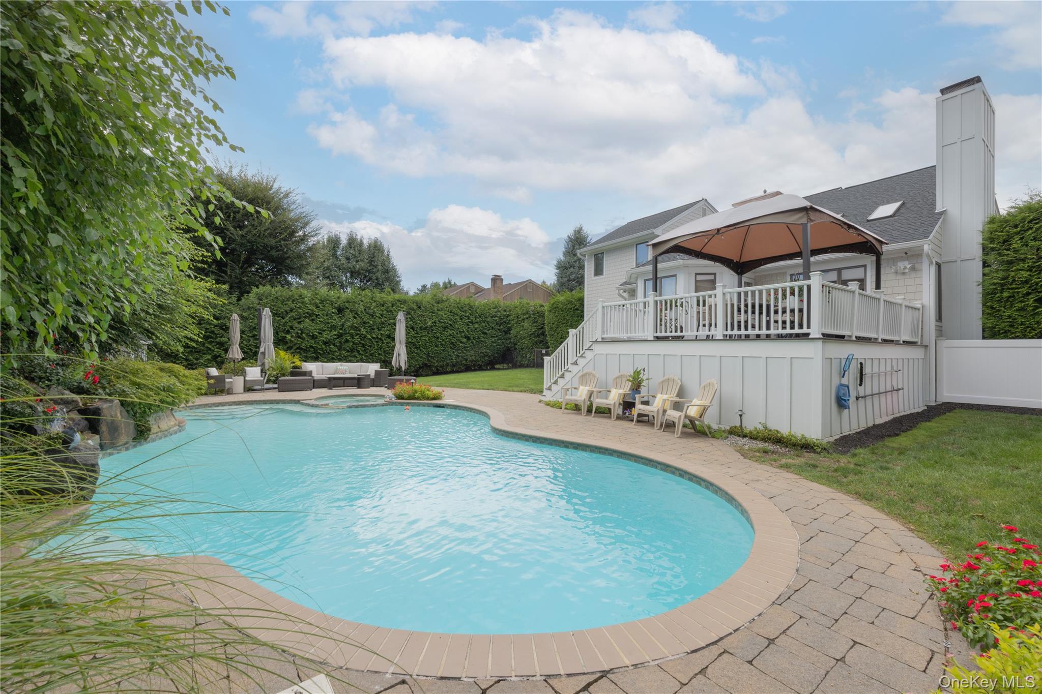 16 Lark Street Property Photo 28