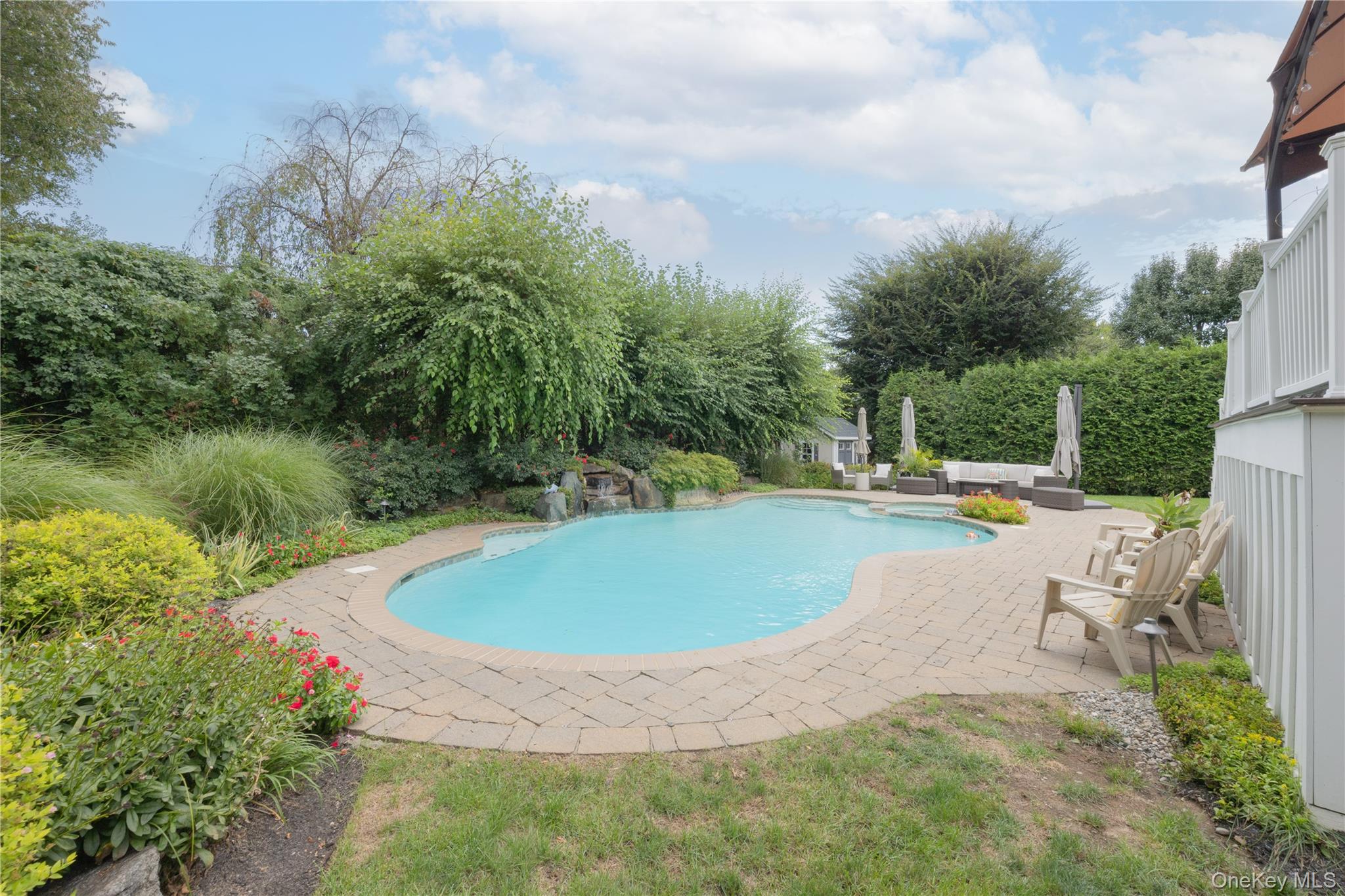 16 Lark Street Property Photo 34