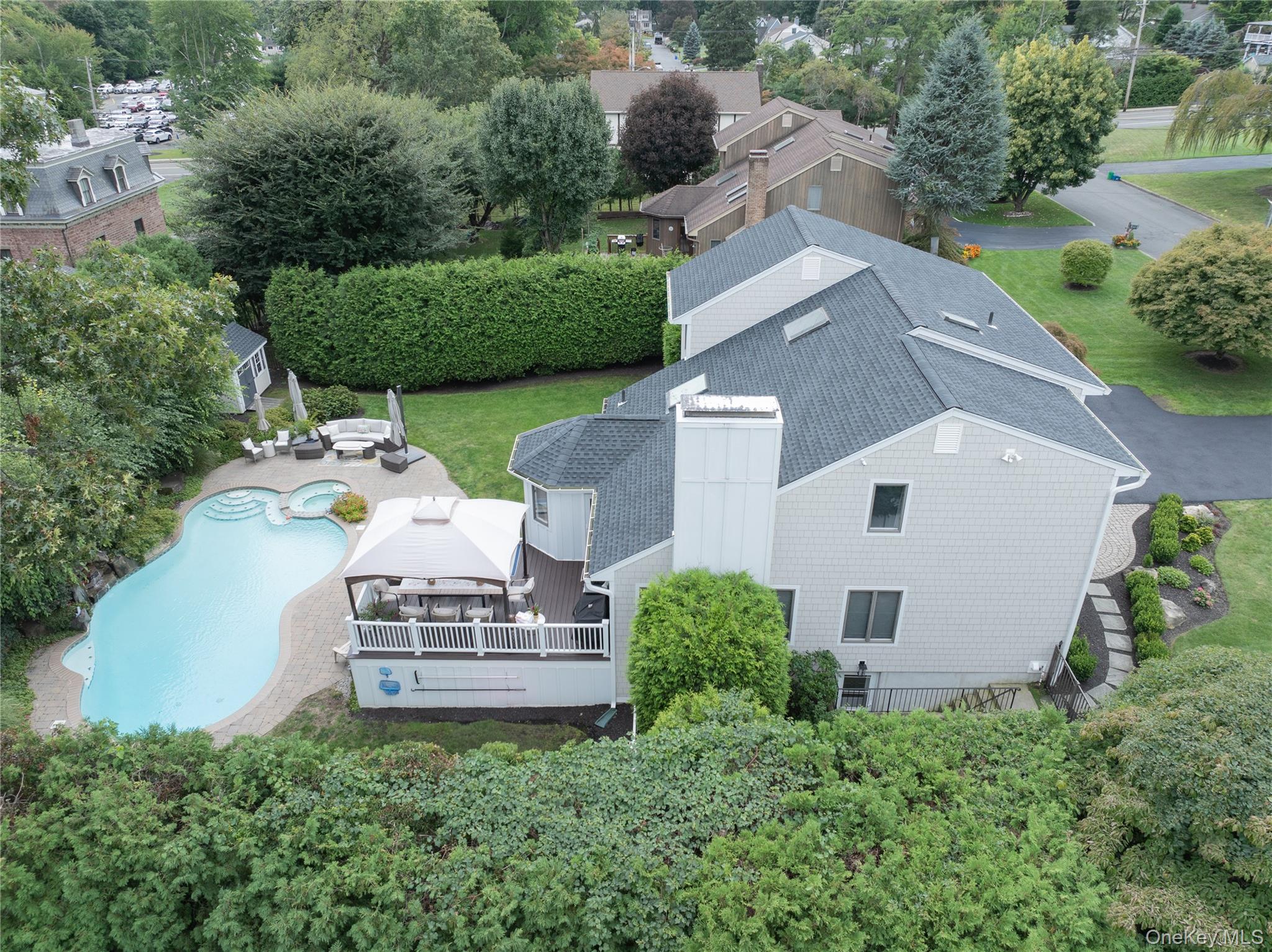 16 Lark Street Property Photo 44