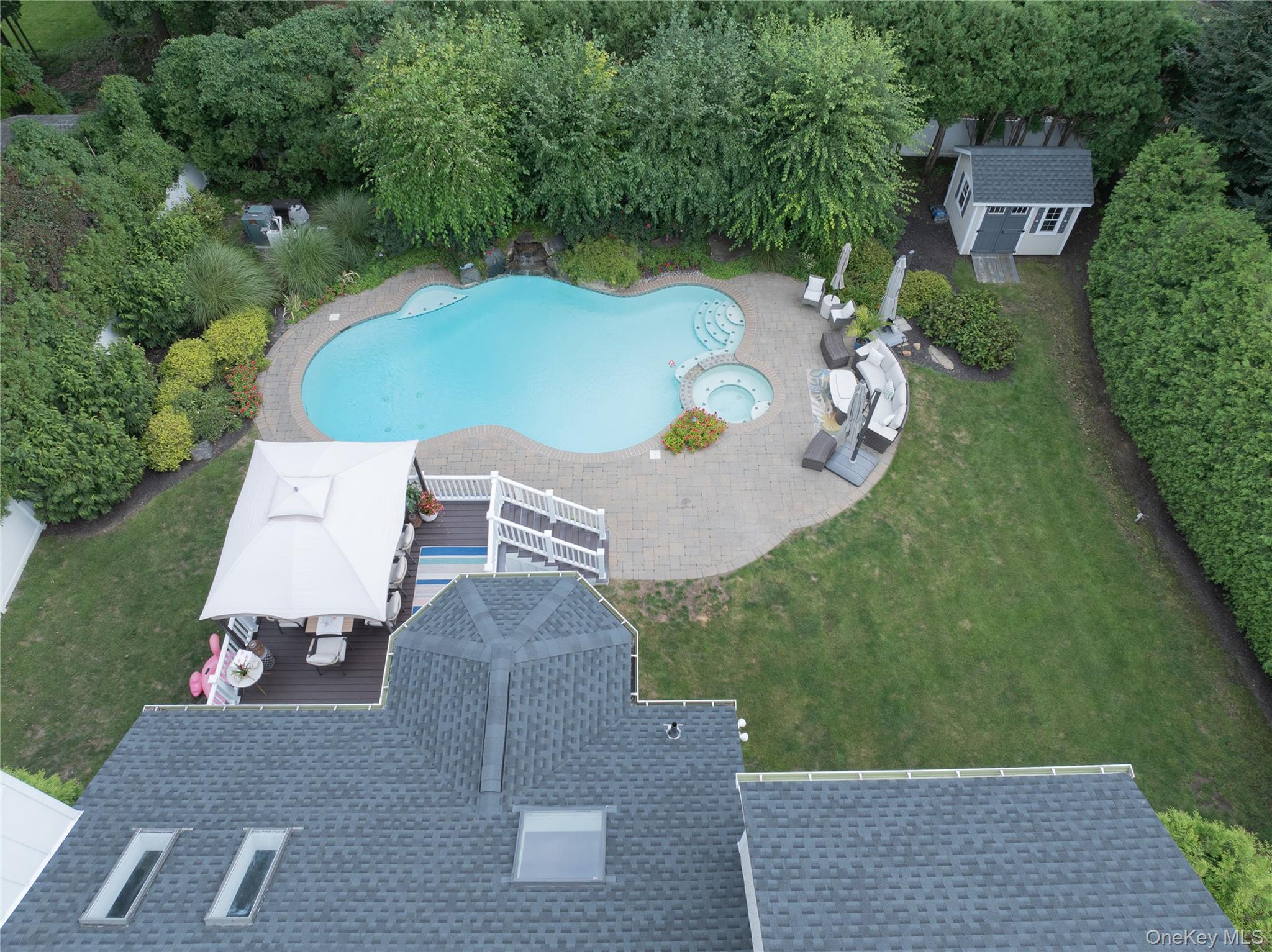 16 Lark Street Property Photo 45