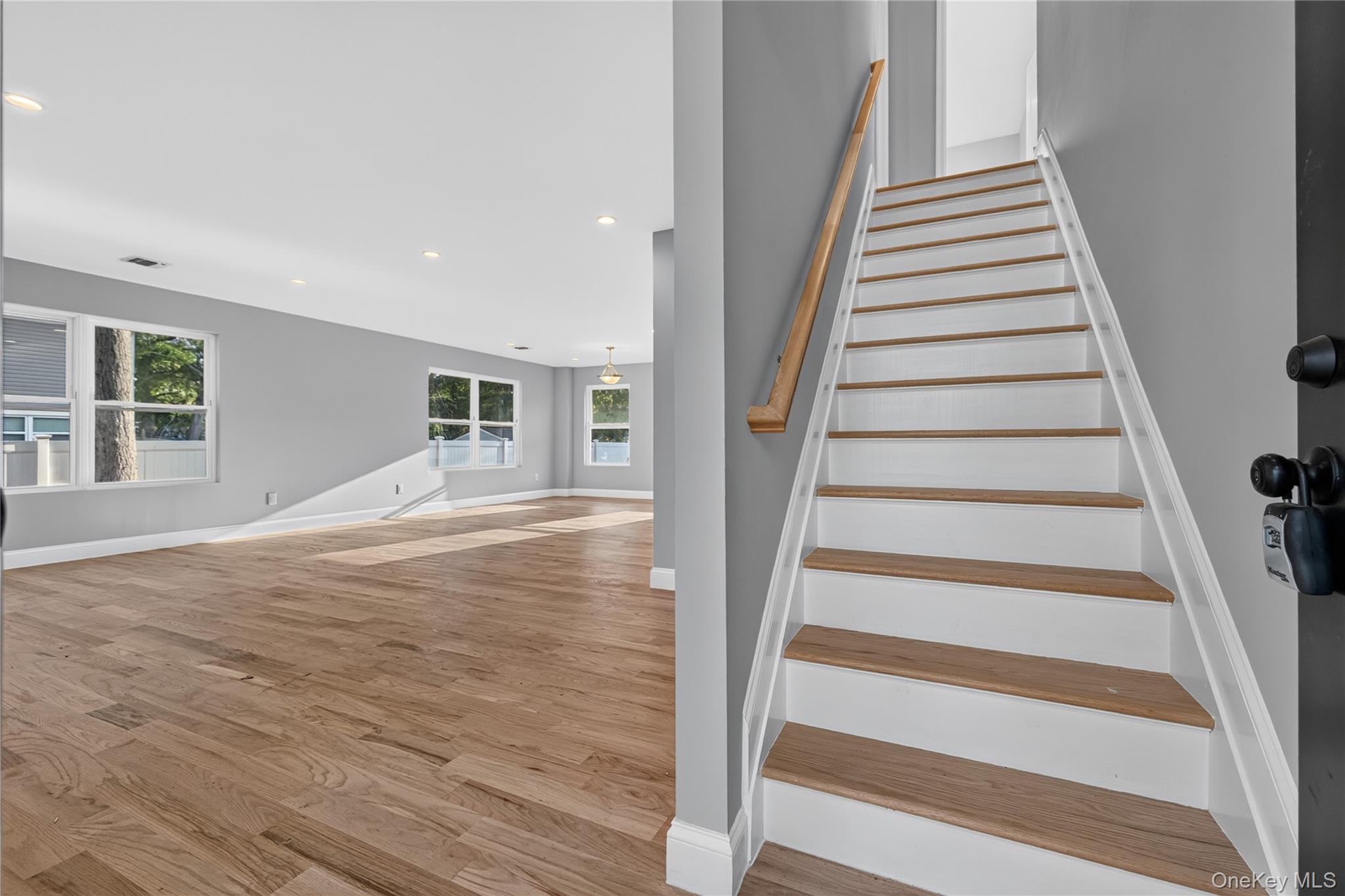 9 Oswego Place Property Photo 2