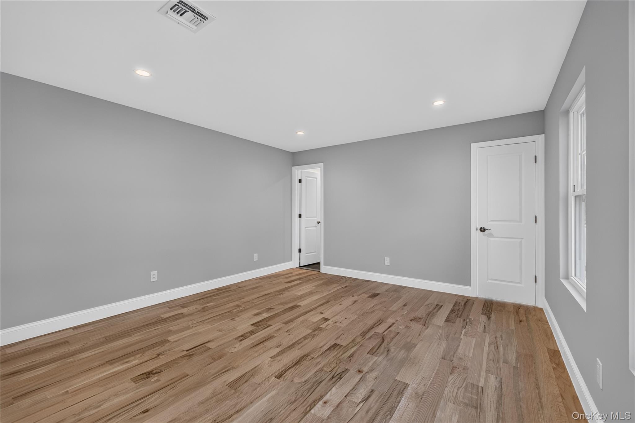 9 Oswego Place Property Photo 3