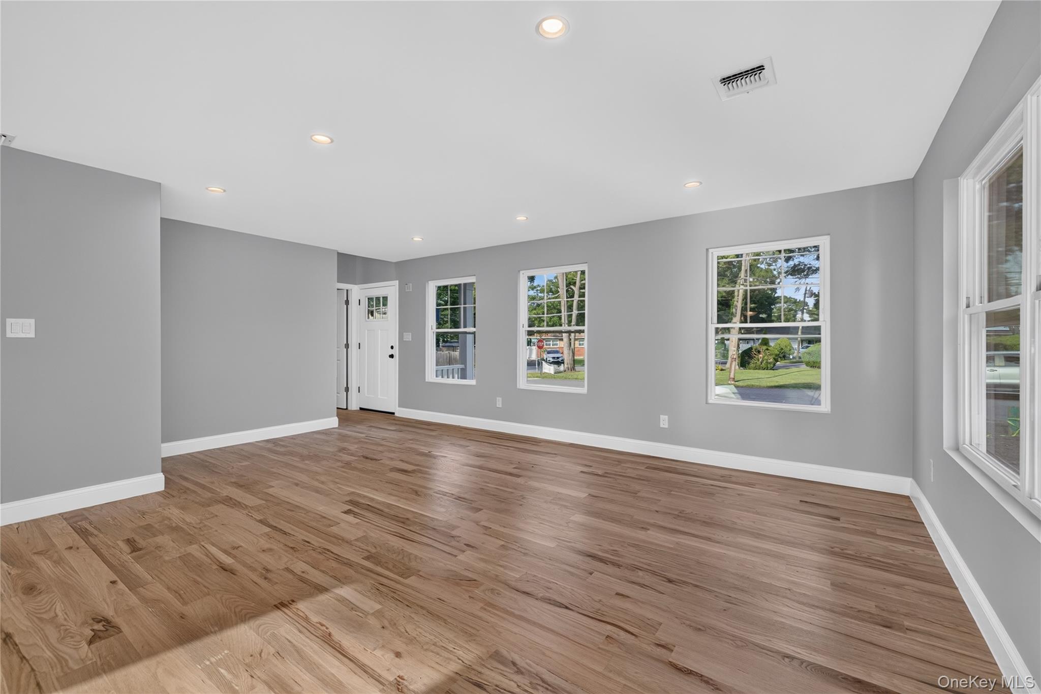 9 Oswego Place Property Photo 8