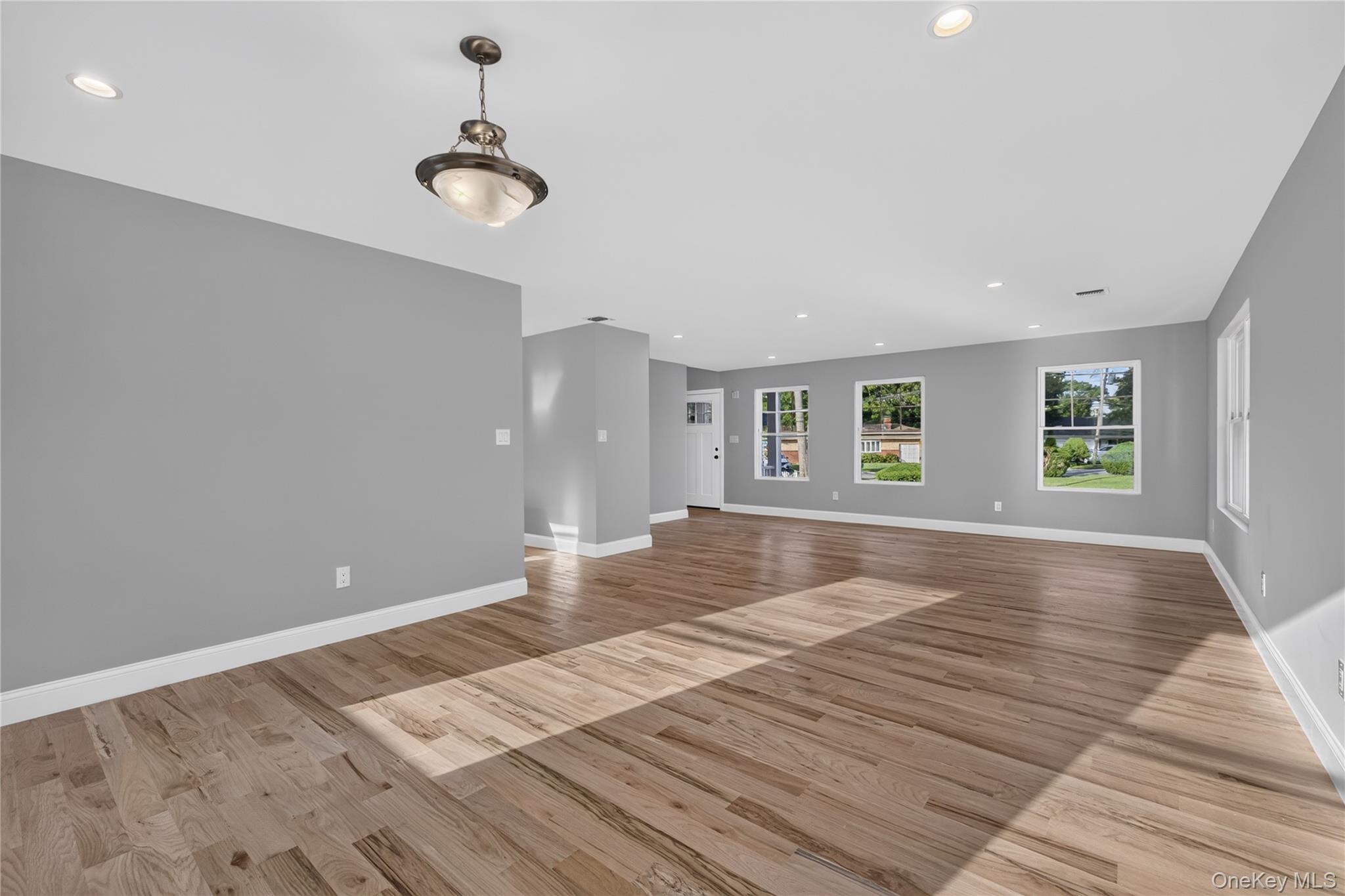 9 Oswego Place Property Photo 10