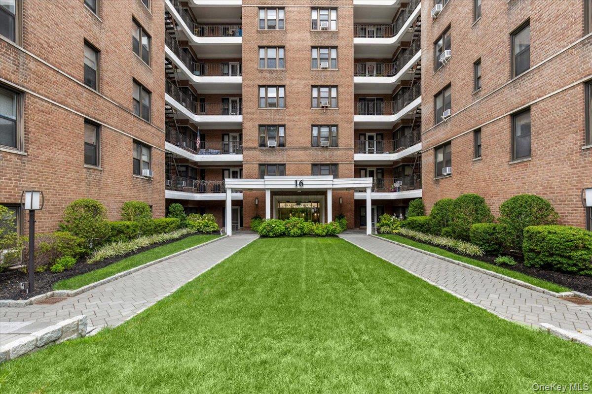 16 N Broadway 5c Property Photo 2
