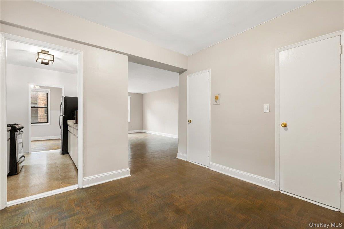 16 N Broadway 5c Property Photo 12