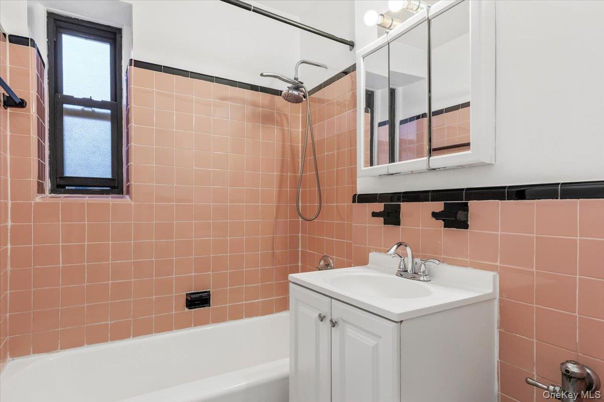 16 N Broadway 5c Property Photo 17
