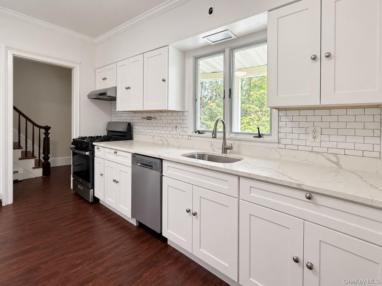 547 #a King Street Property Photo 4