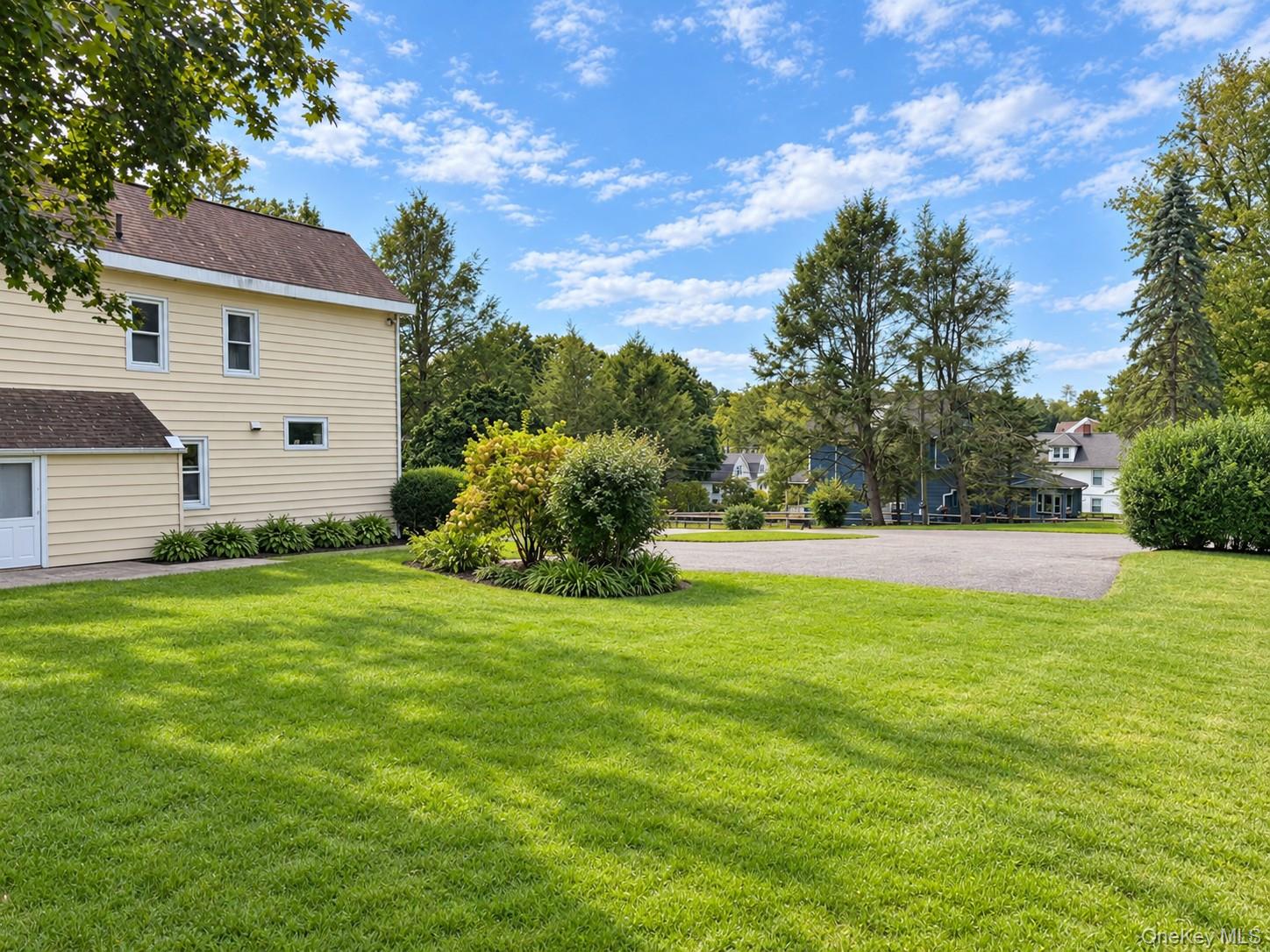 547 #a King Street Property Photo 15