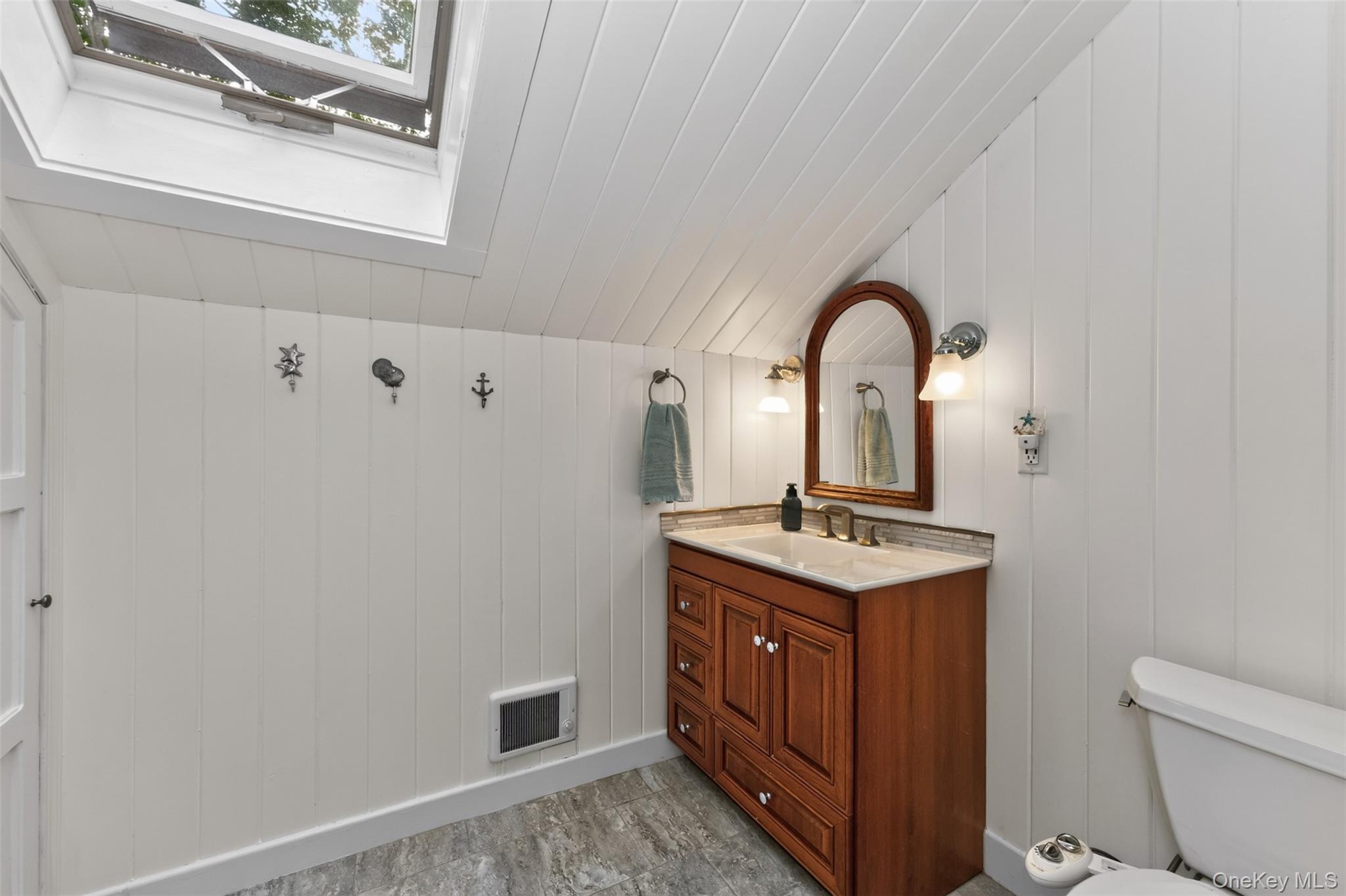 1407 Albany Avenue Property Photo 34