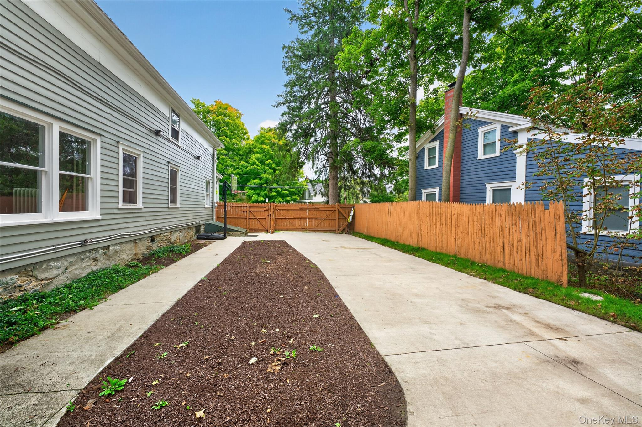 1407 Albany Avenue Property Photo 43