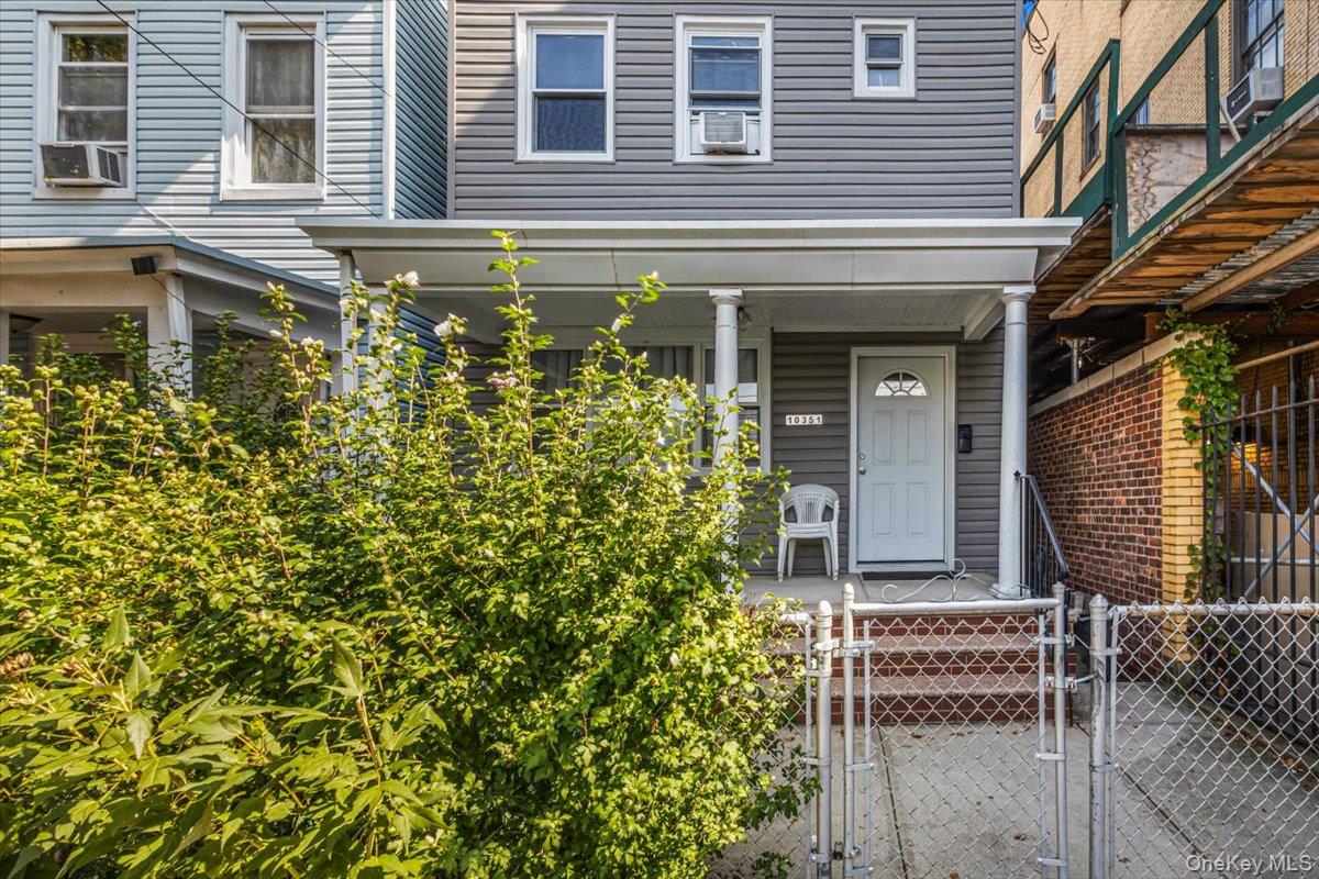 10351 101st Street Property Photo 2