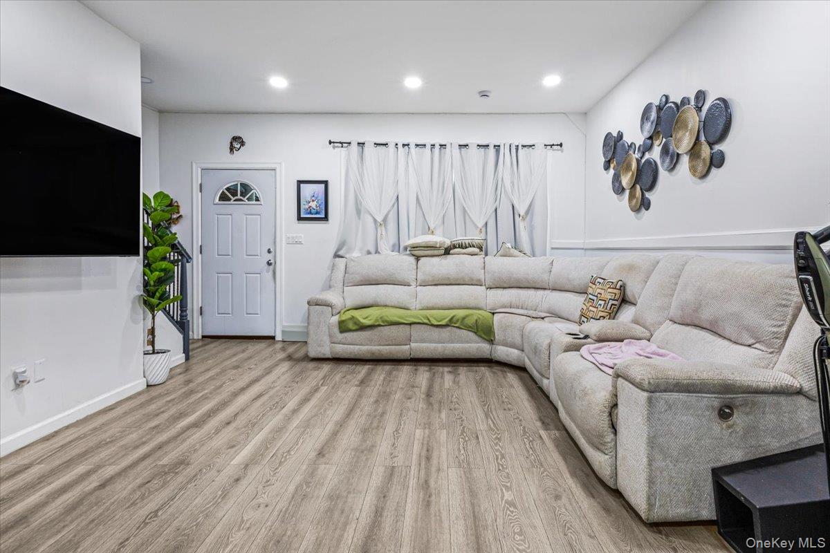10351 101st Street Property Photo 6