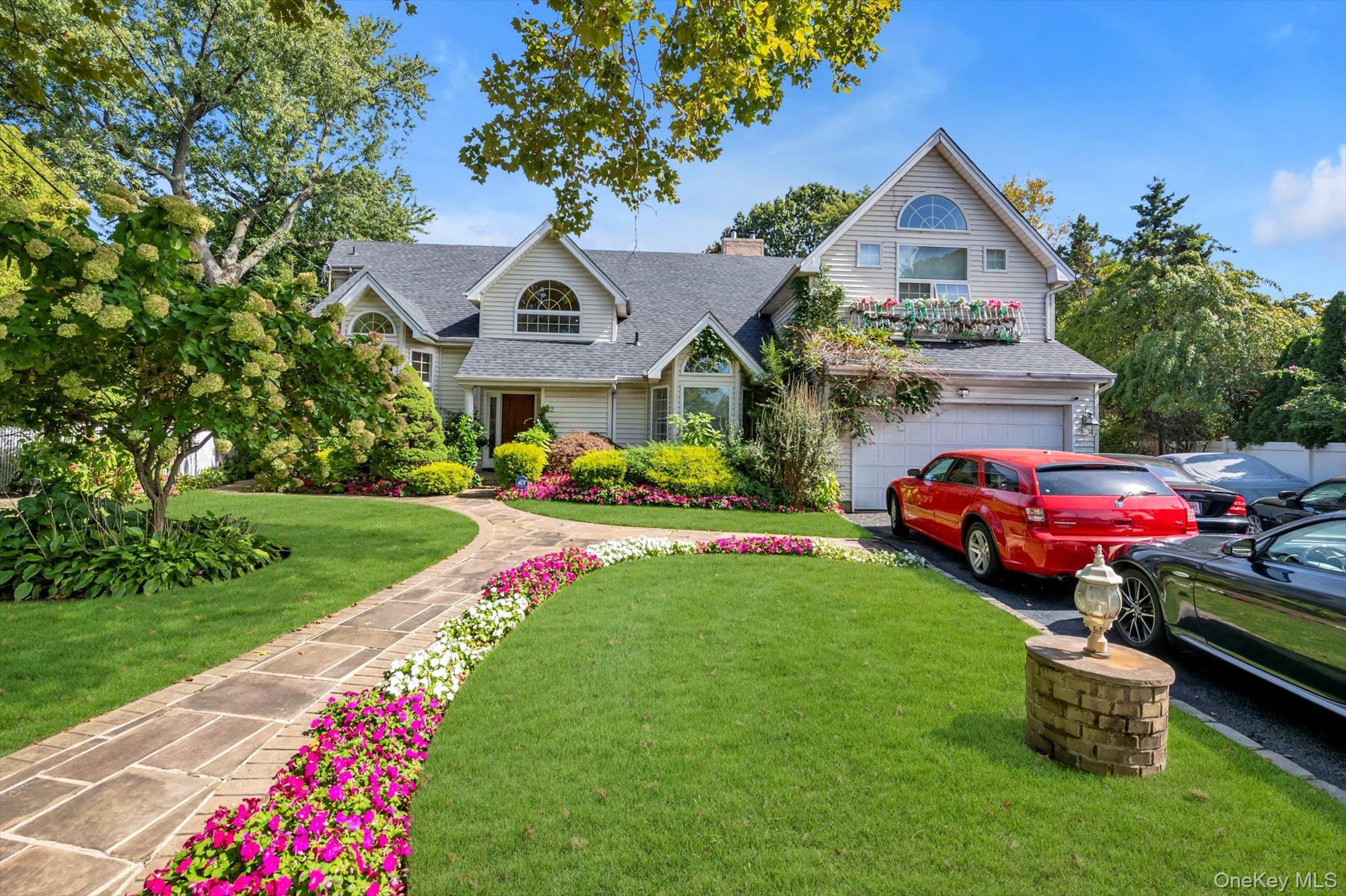 12 Gold Circle Property Photo 1