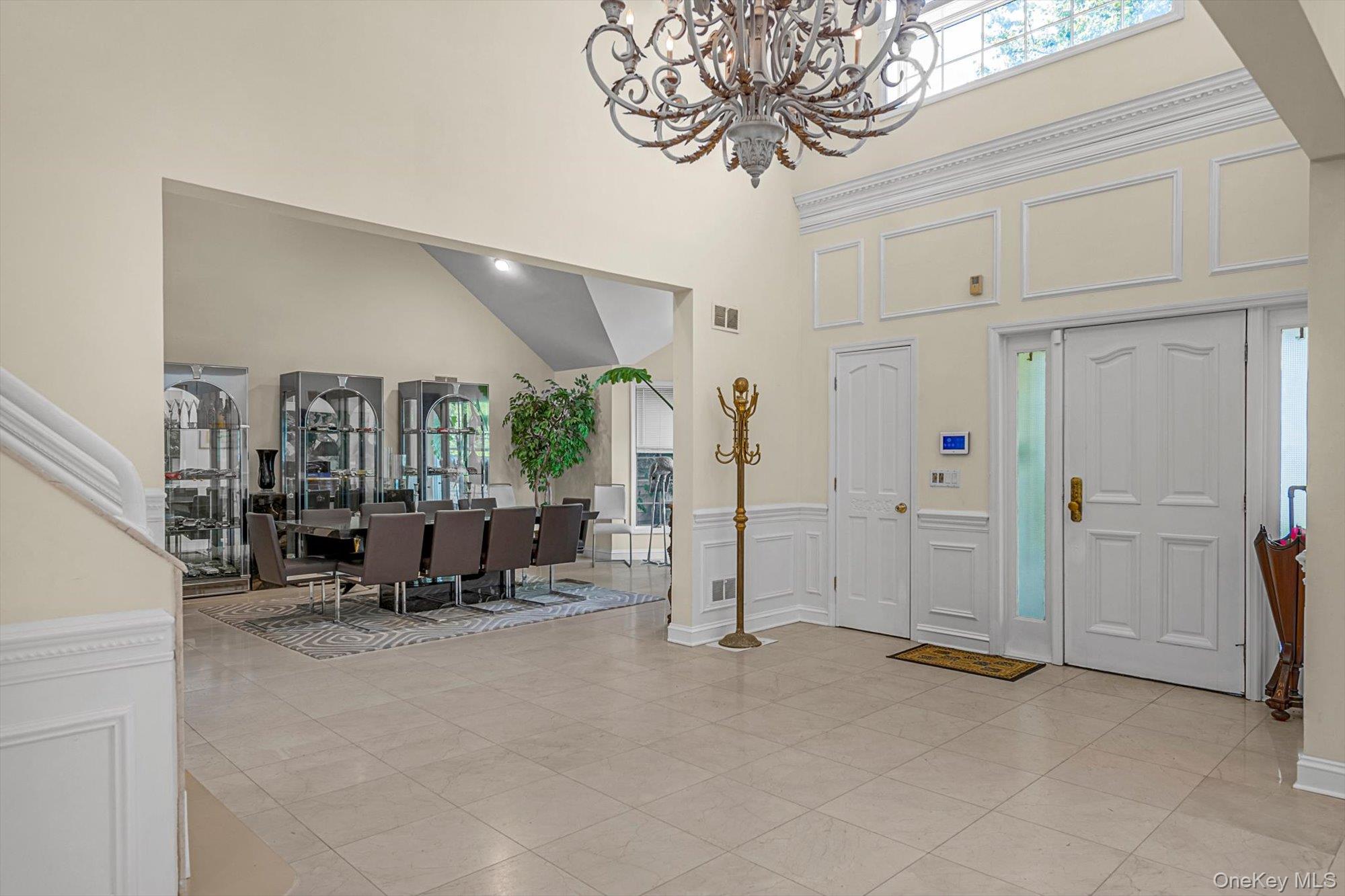 12 Gold Circle Property Photo 2