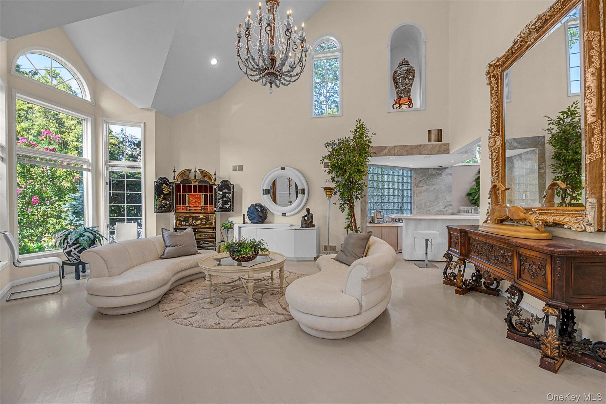 12 Gold Circle Property Photo 4