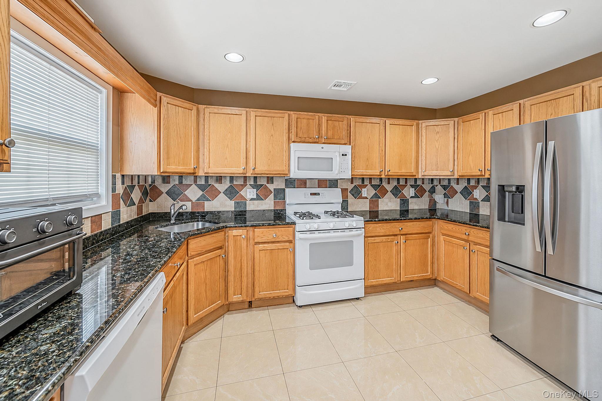 19 Oceanview Boulevard Property Photo 3