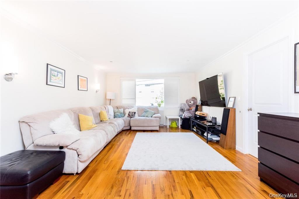 3800 Blackstone Avenue 2S Property Photo 1