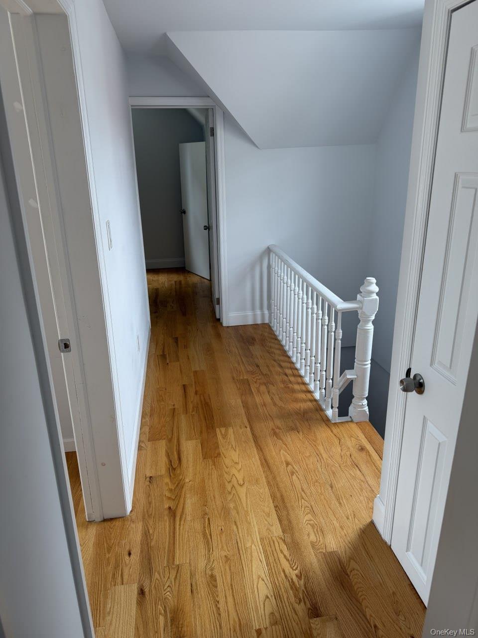 2760 Bainbridge Avenue 2nd Floor Property Photo 8
