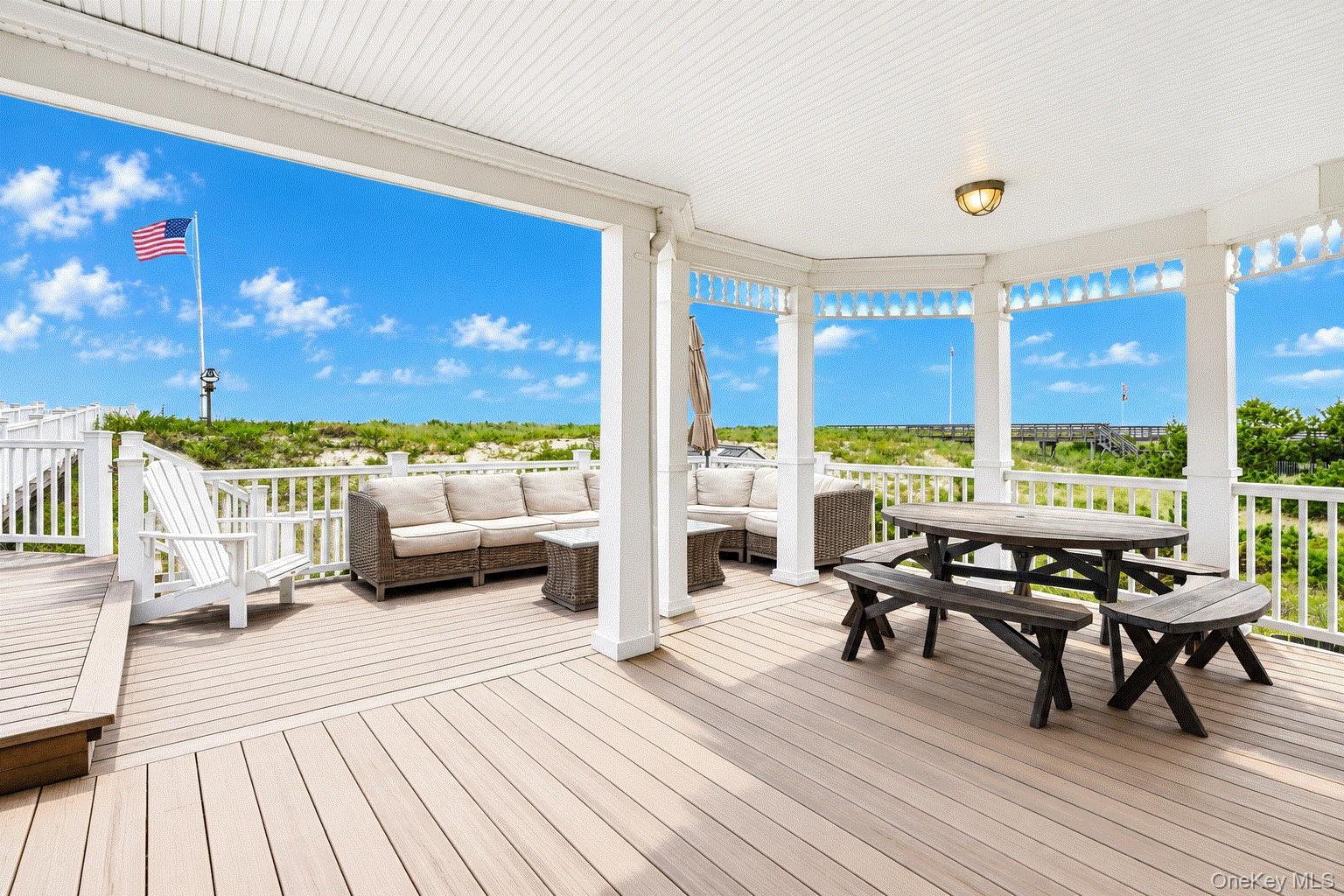 697 Dune Road Property Photo 11
