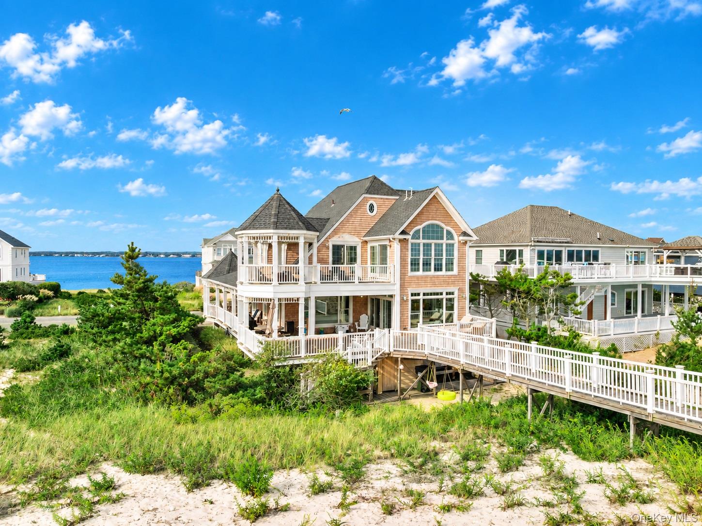697 Dune Road Property Photo 15