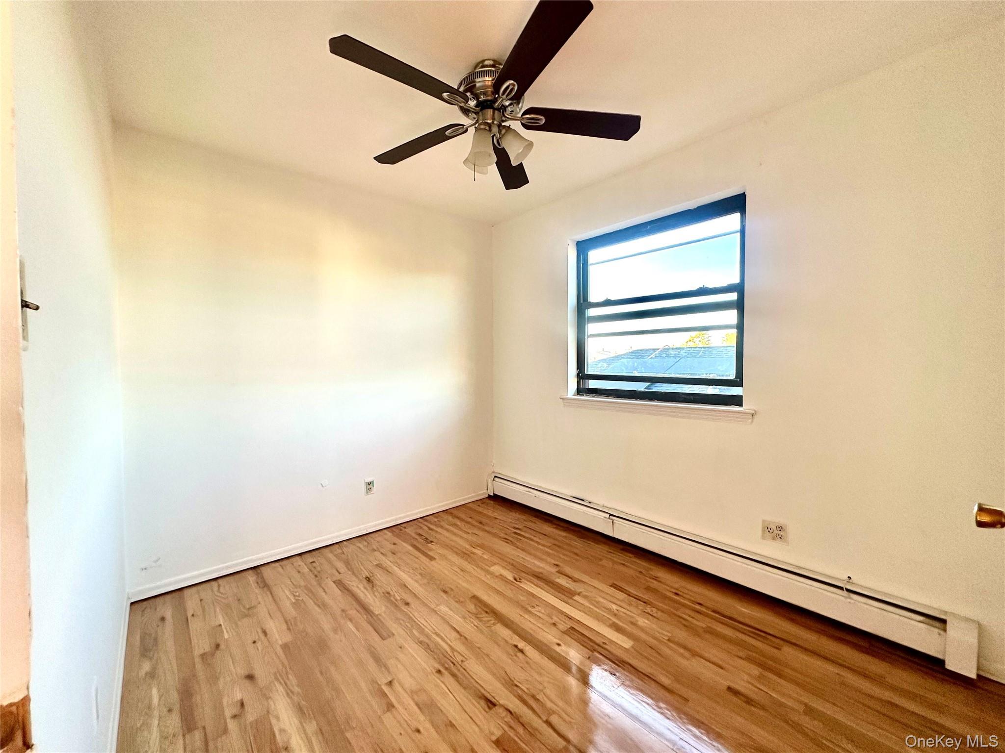 5935 154th Place Property Photo 3