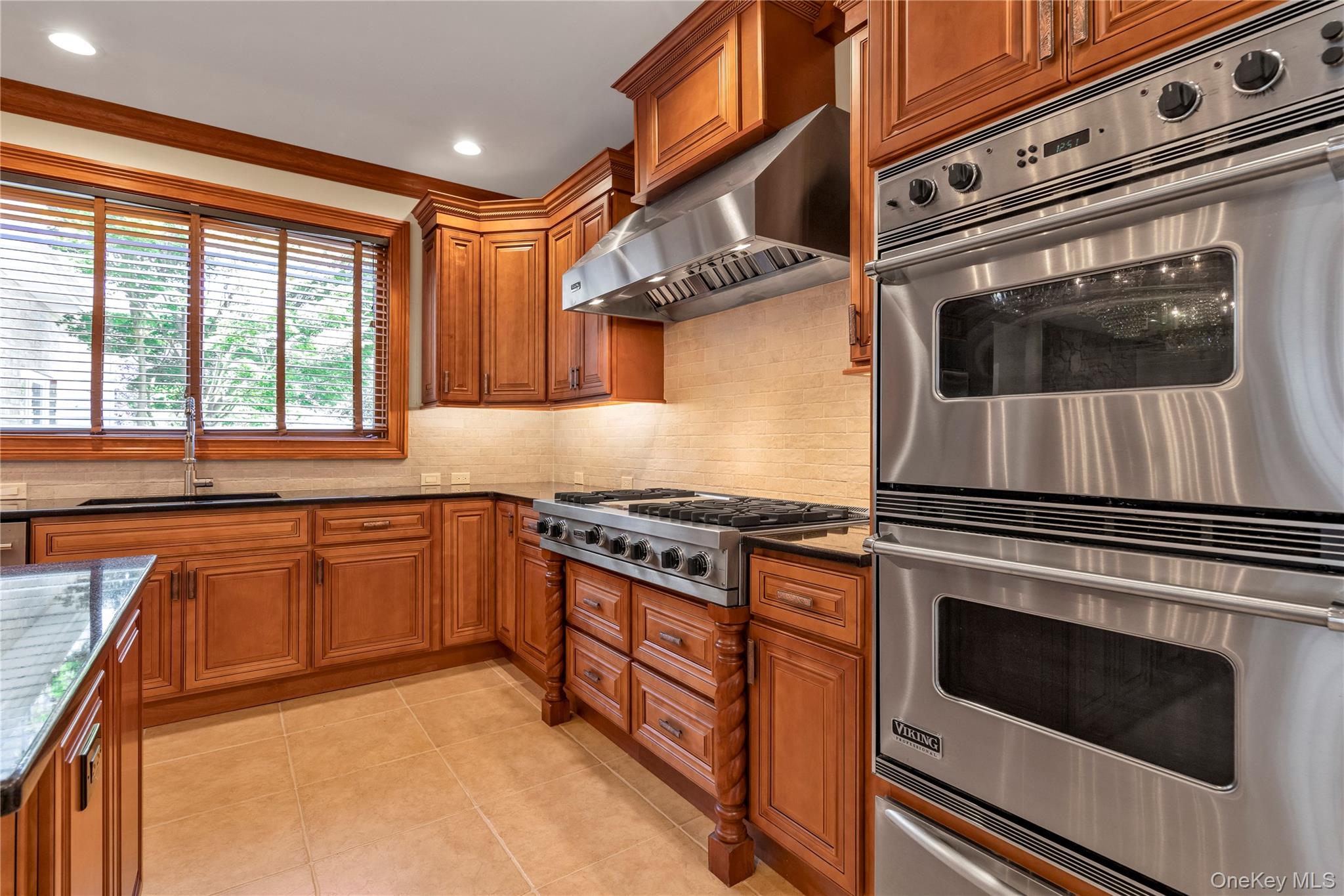 38 The Helm Property Photo 6