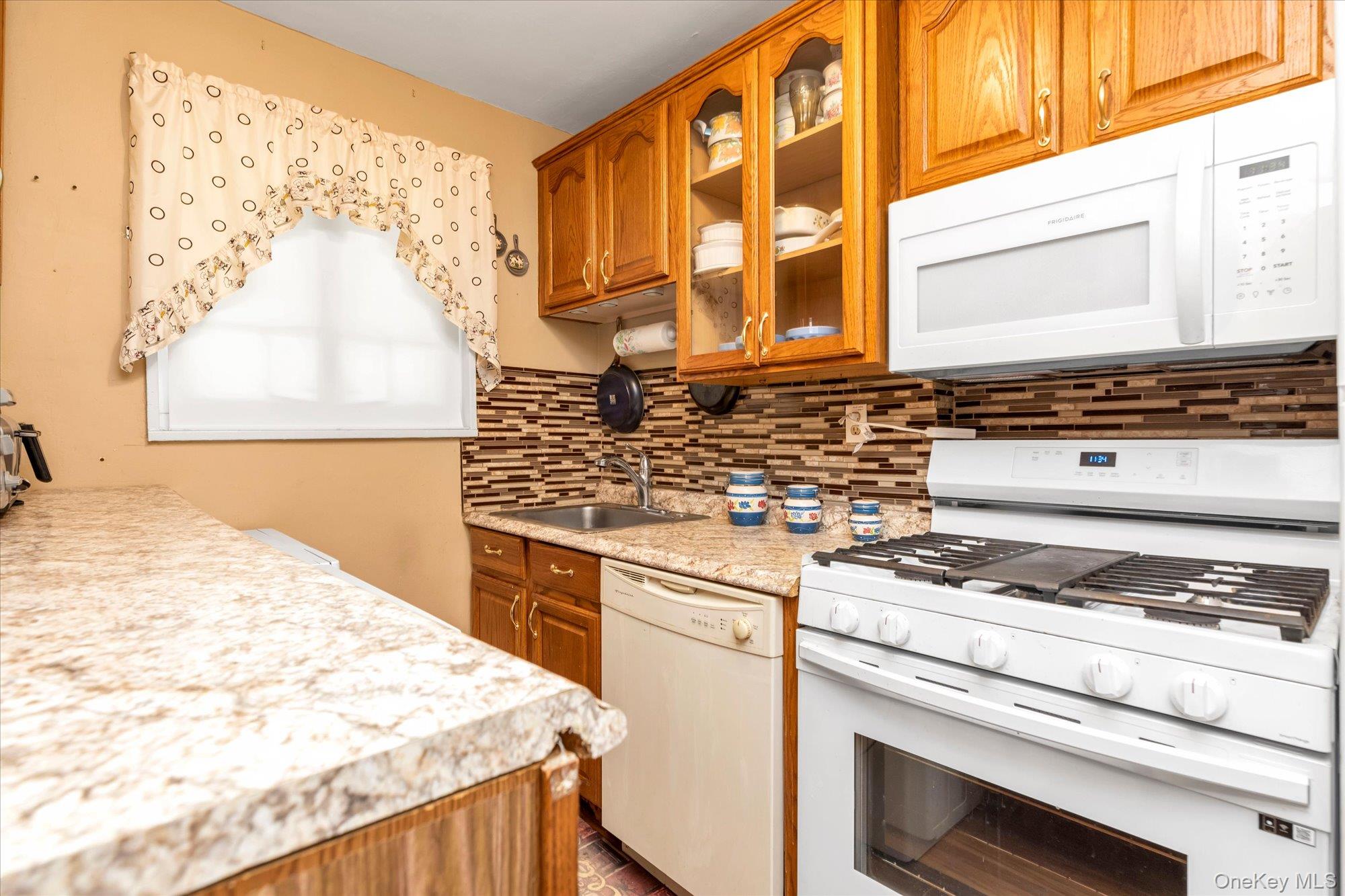 22617 Hillside Avenue S09 Property Photo 9