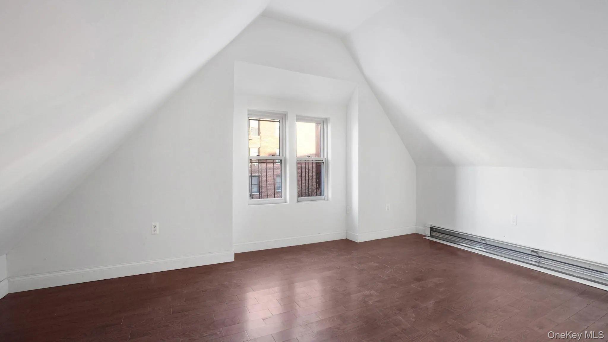 1823 Anthony Avenue Property Photo 15
