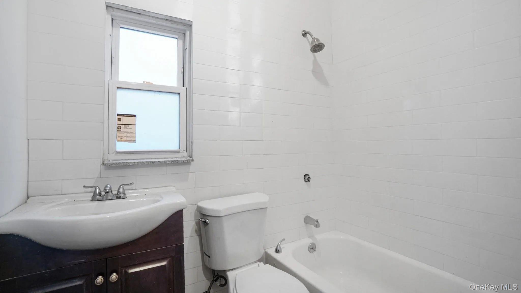 1823 Anthony Avenue Property Photo 21