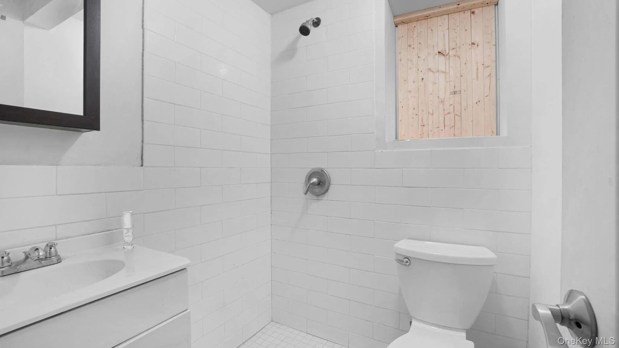 1823 Anthony Avenue Property Photo 22