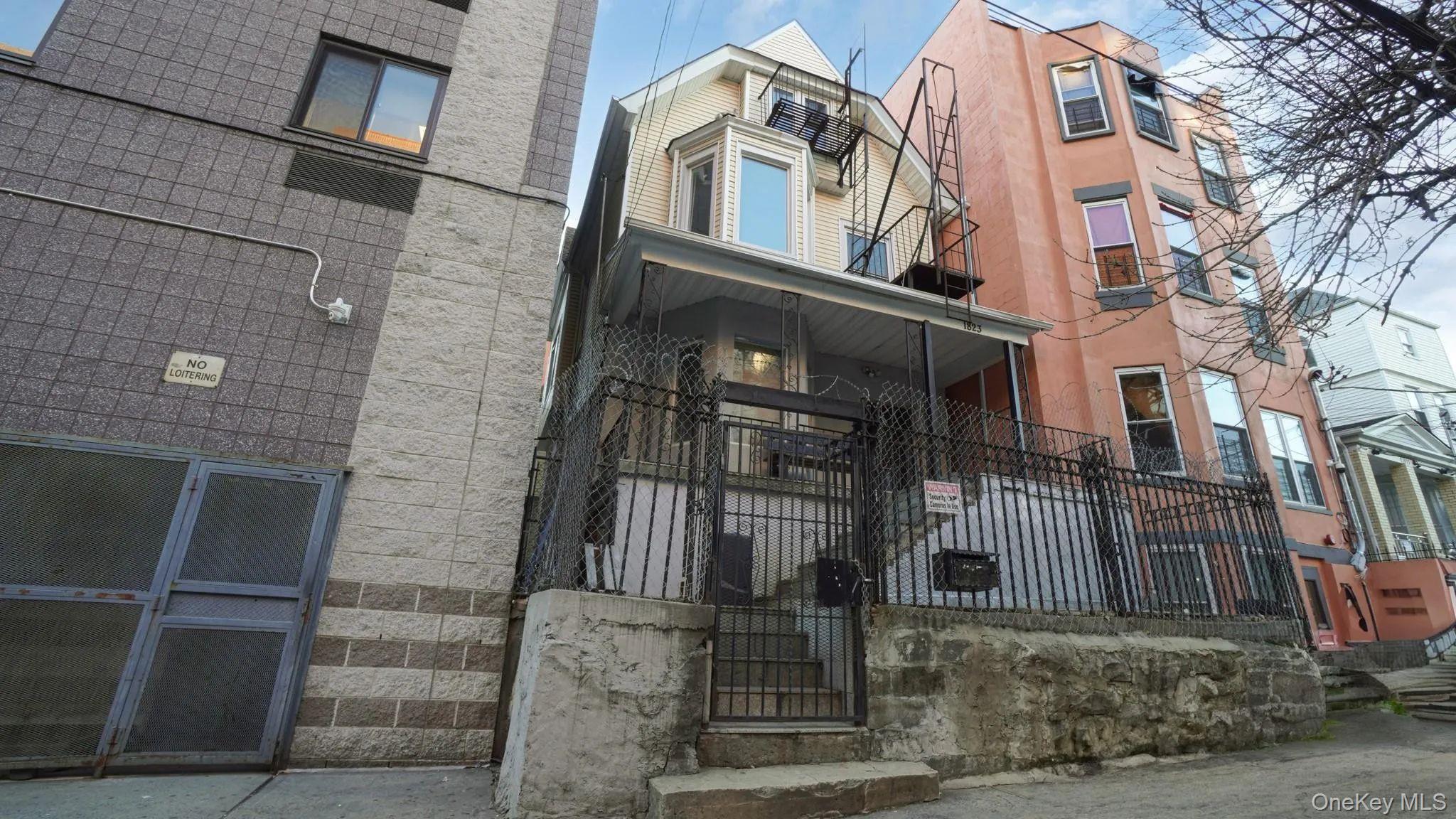 1823 Anthony Avenue Property Photo 24