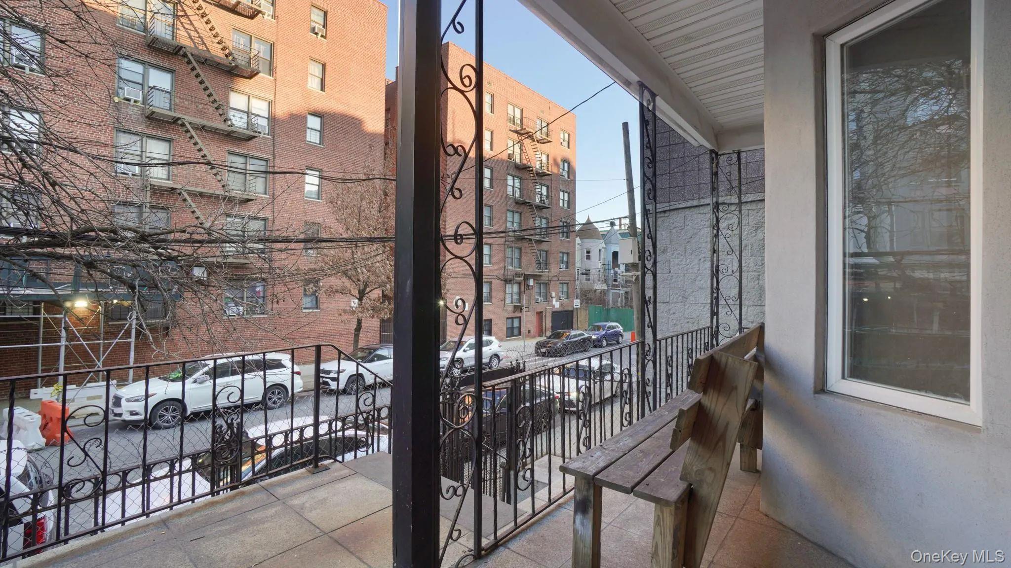 1823 Anthony Avenue Property Photo 25