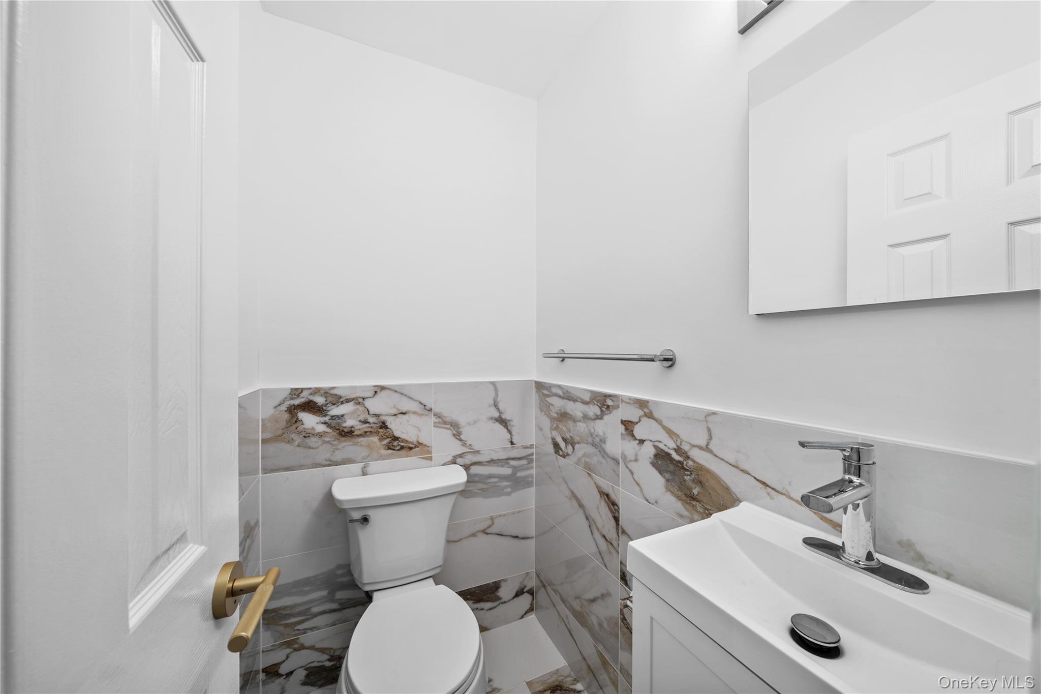 70 Middle Pond Road 22 Property Photo 16