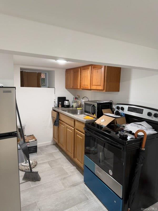2760 Bainbridge Avenue Bsmt Property Photo 7