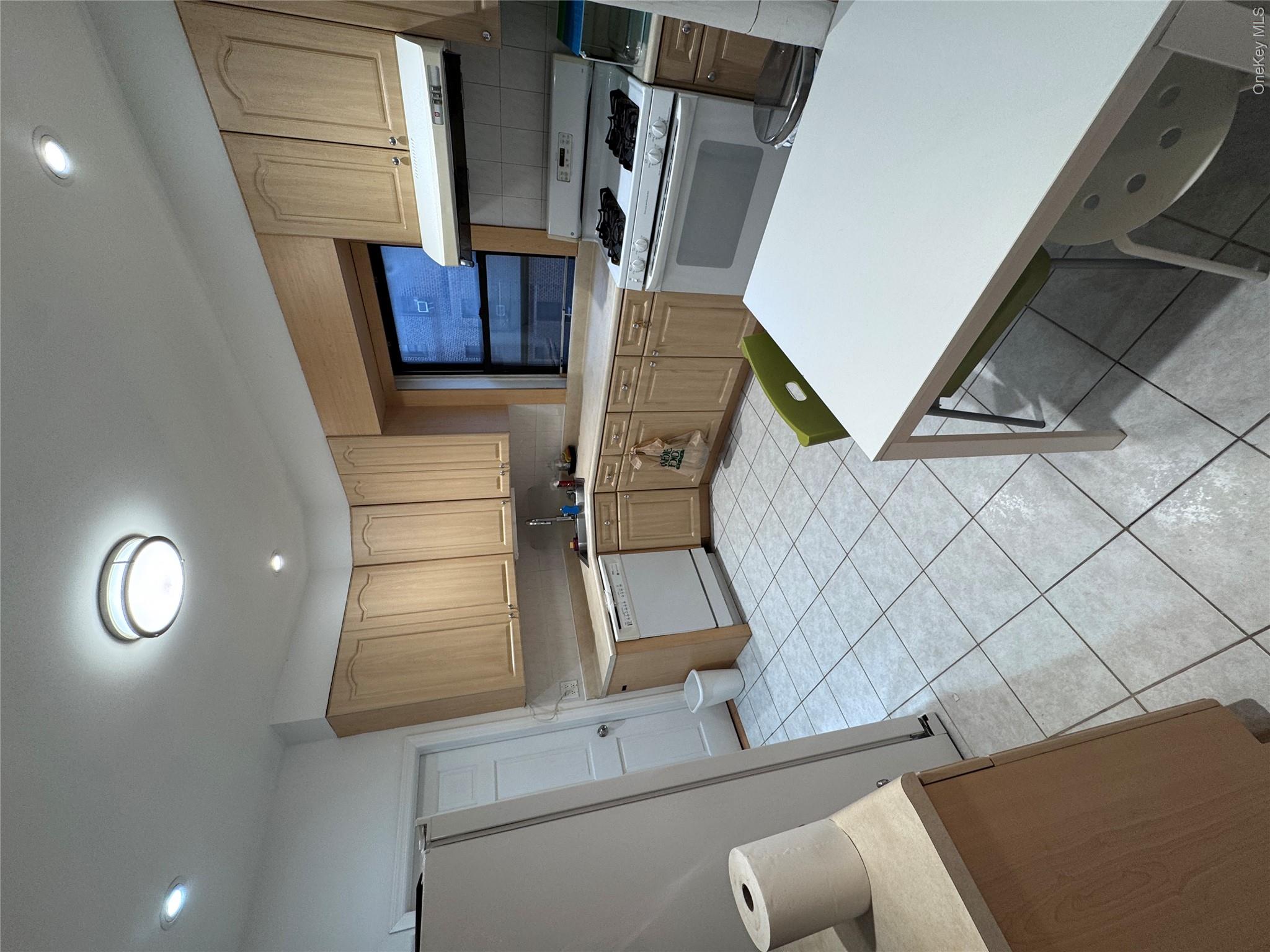 4220 Kissena Blvd Apt D2 Property Photo 13