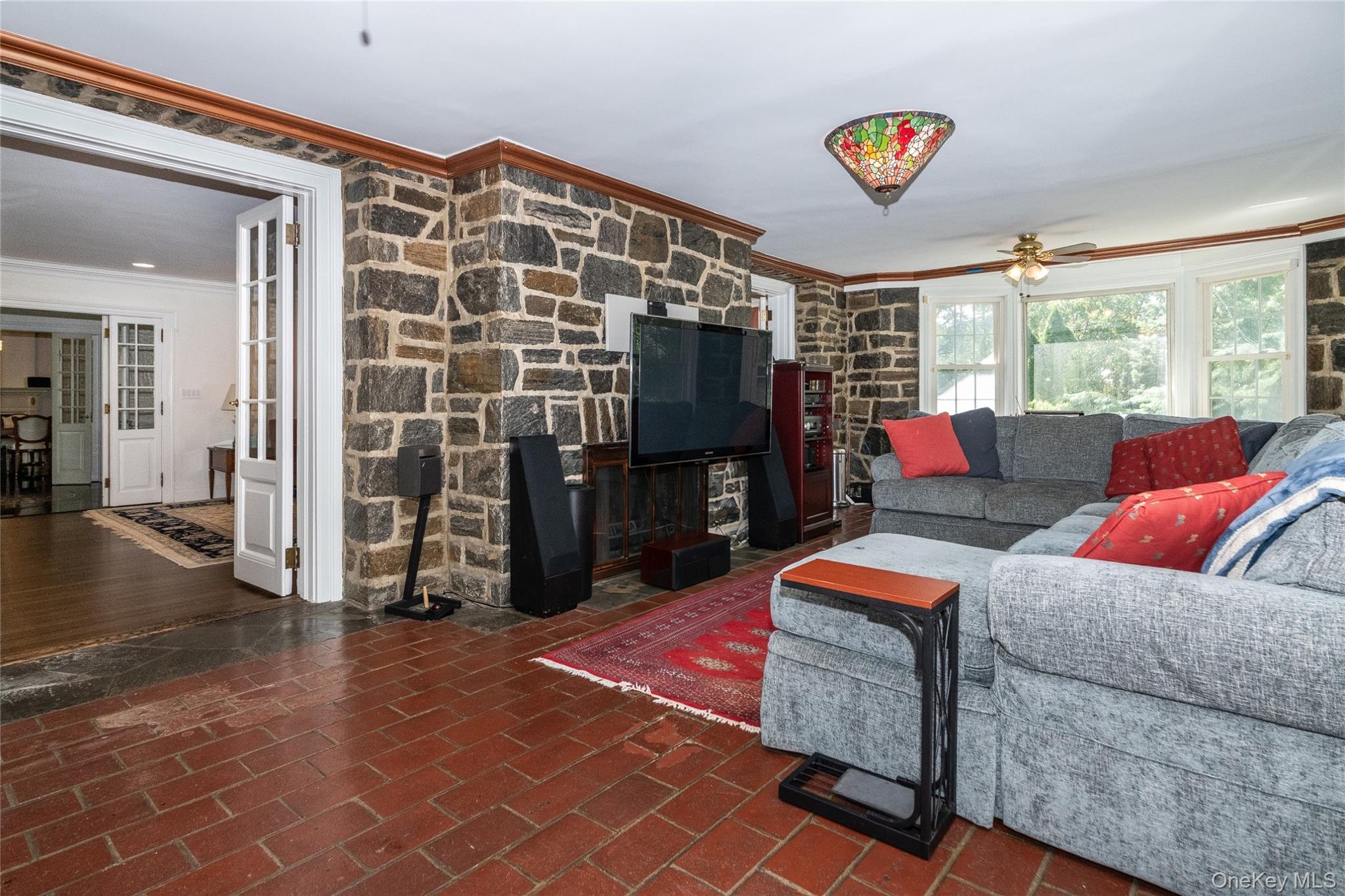209 Beechmont Drive Property Photo 11