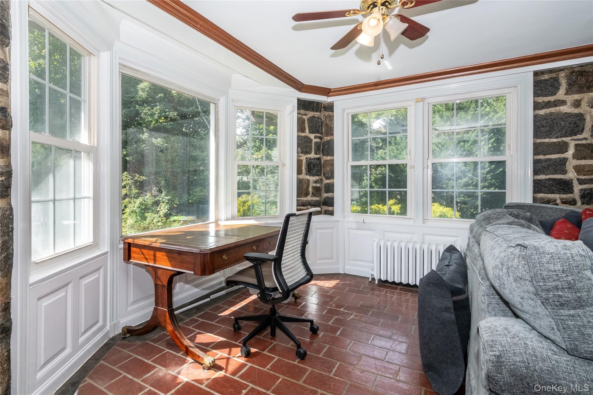 209 Beechmont Drive Property Photo 12