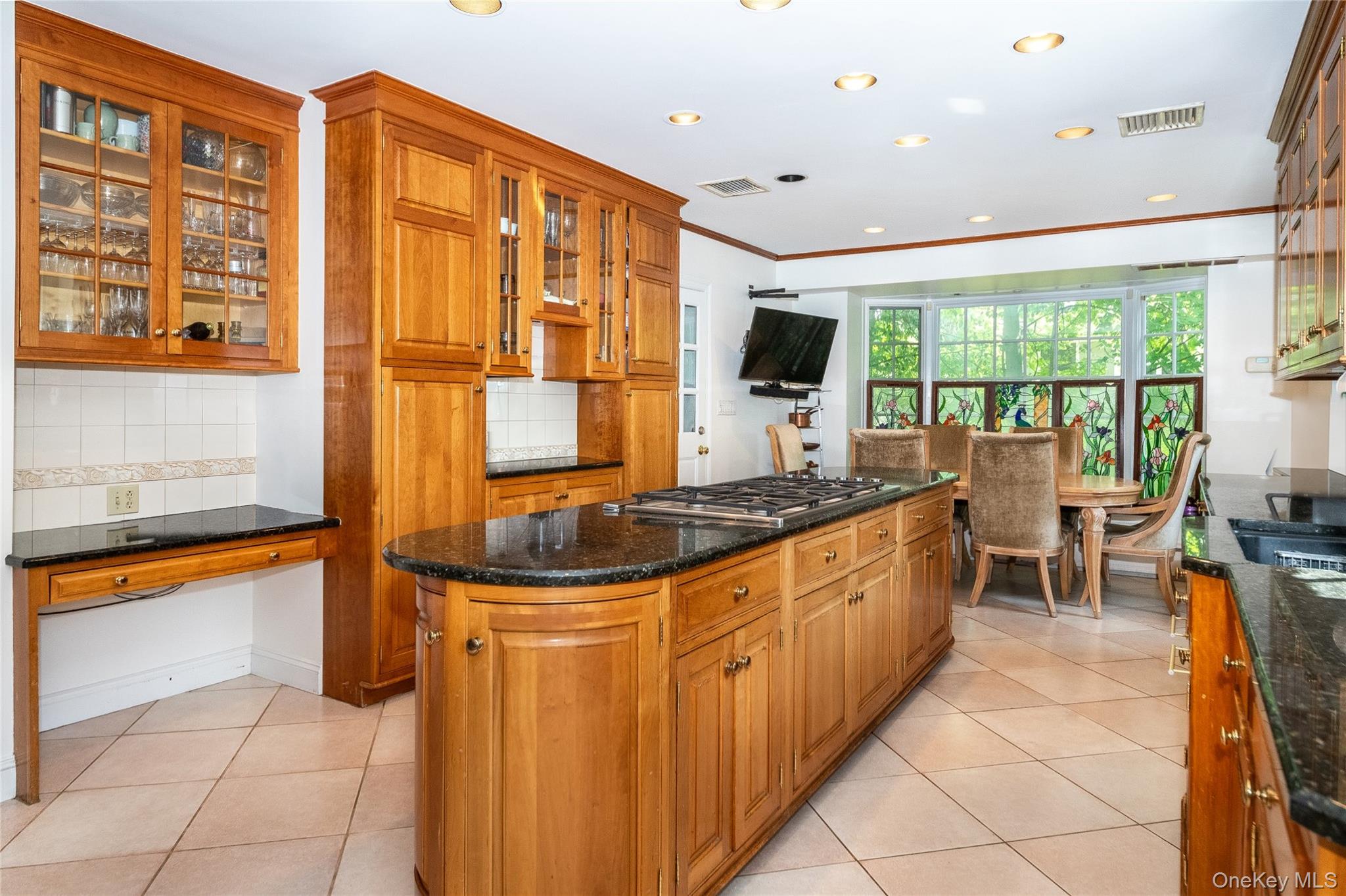 209 Beechmont Drive Property Photo 13