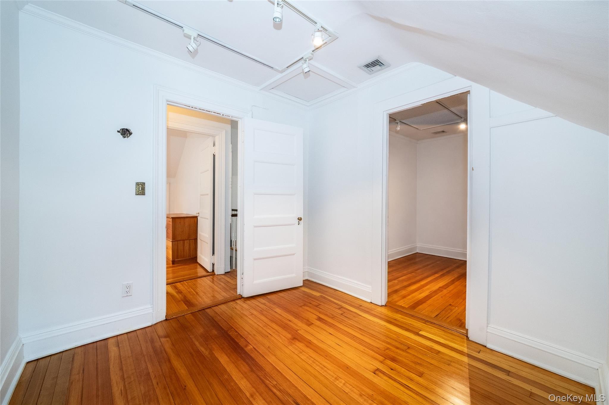 209 Beechmont Drive Property Photo 28