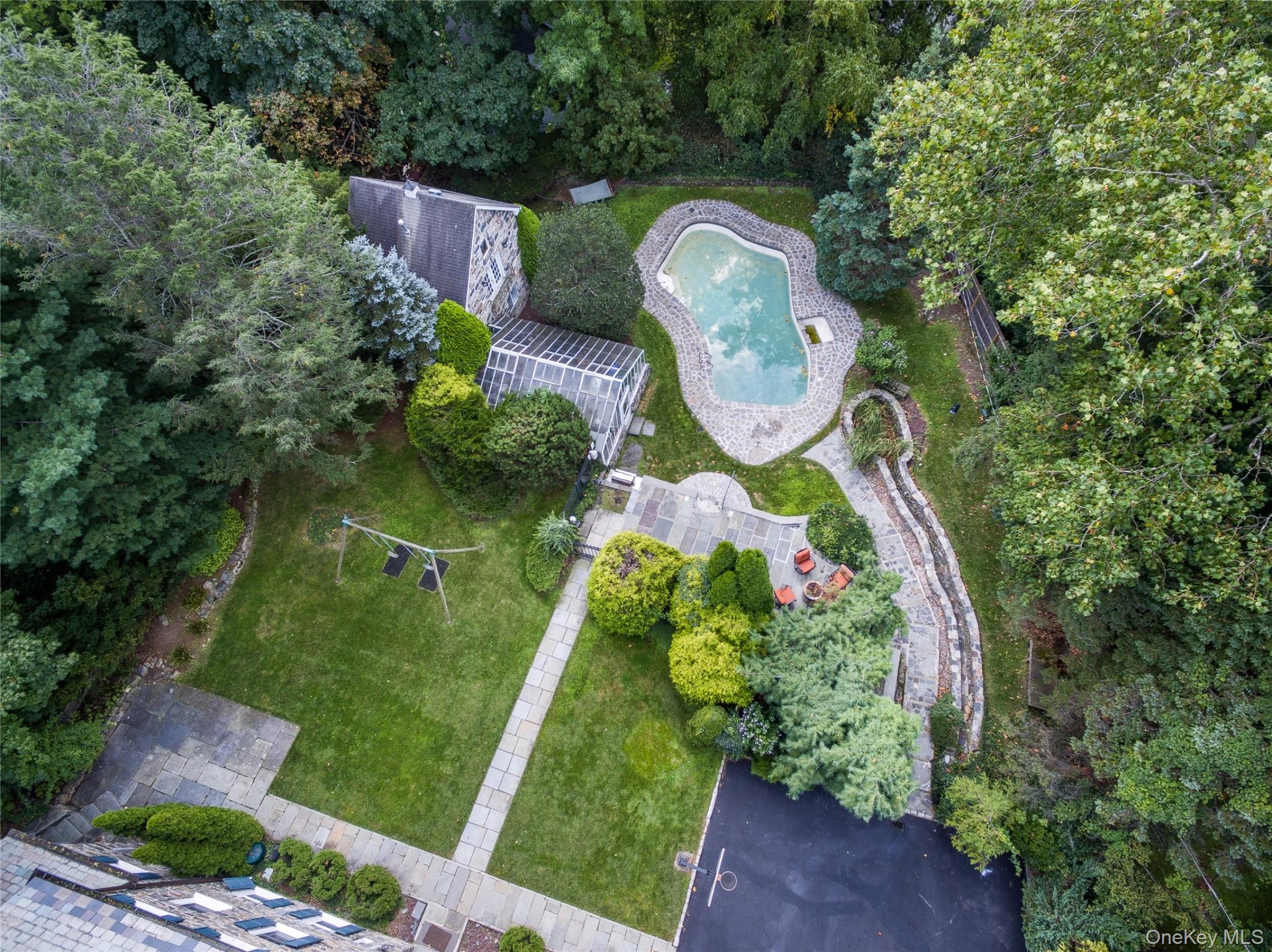 209 Beechmont Drive Property Photo 47