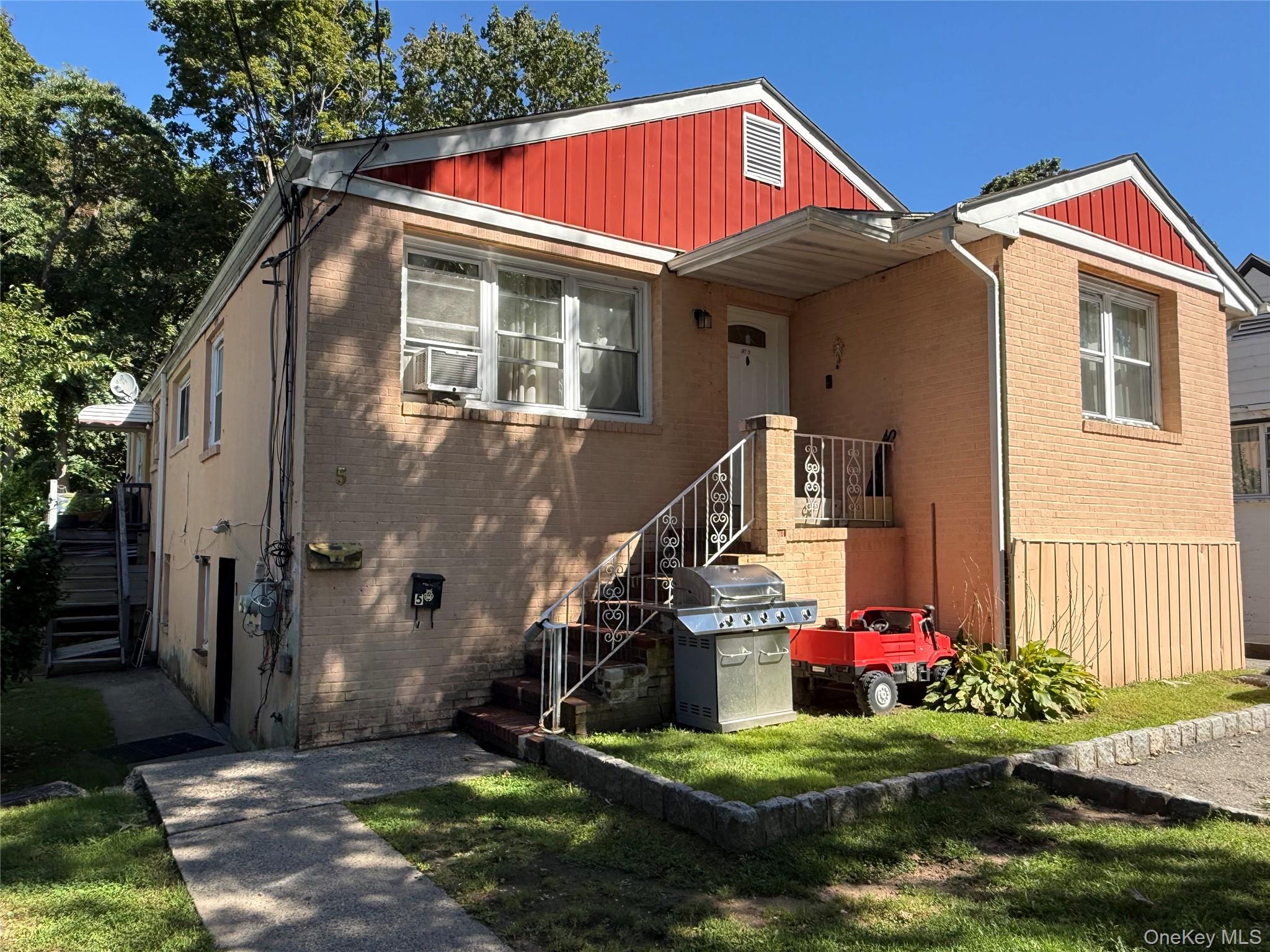 5 Highland Avenue Property Photo 2